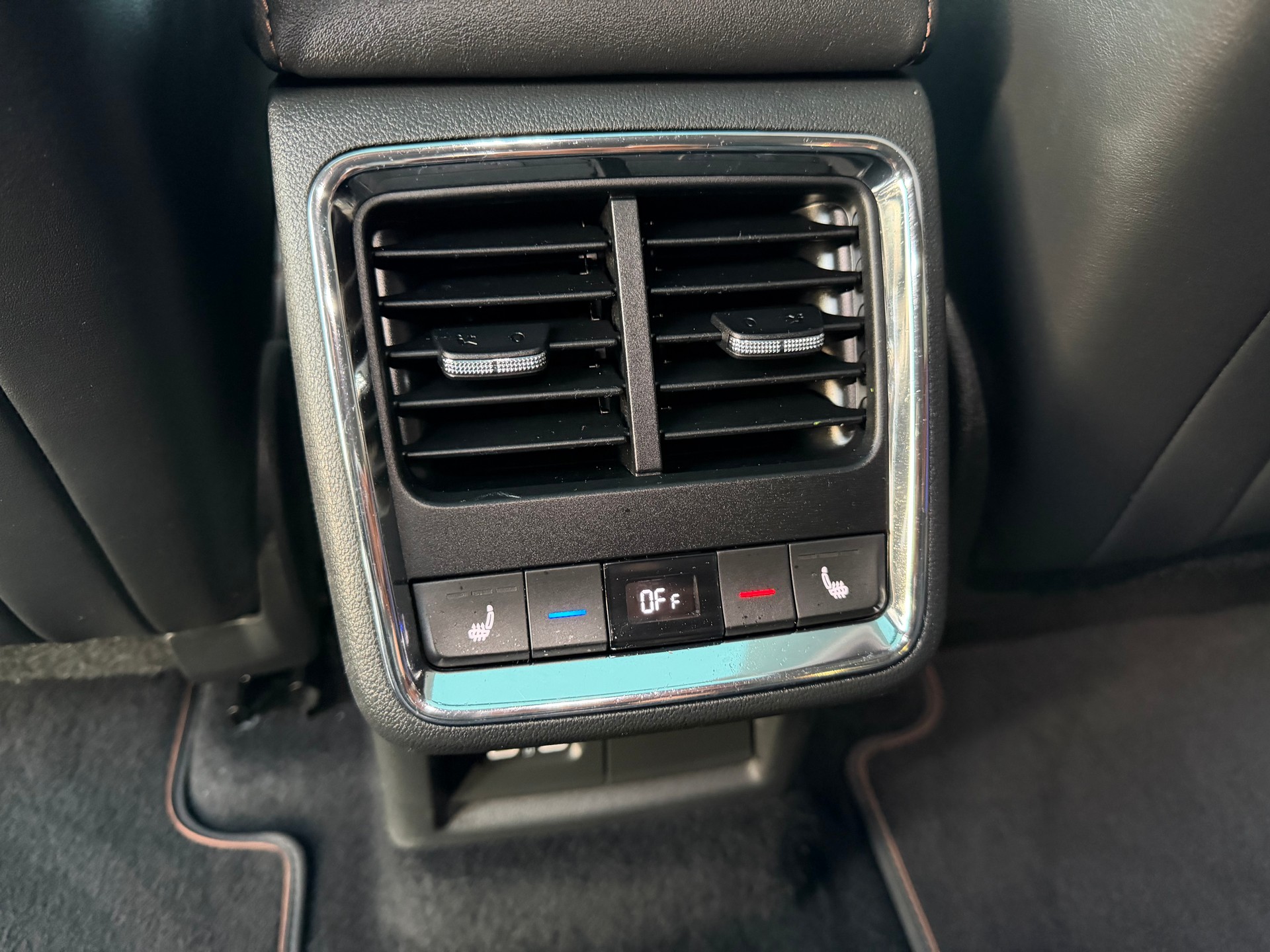 SKODA Enyaq iV 80-image-15