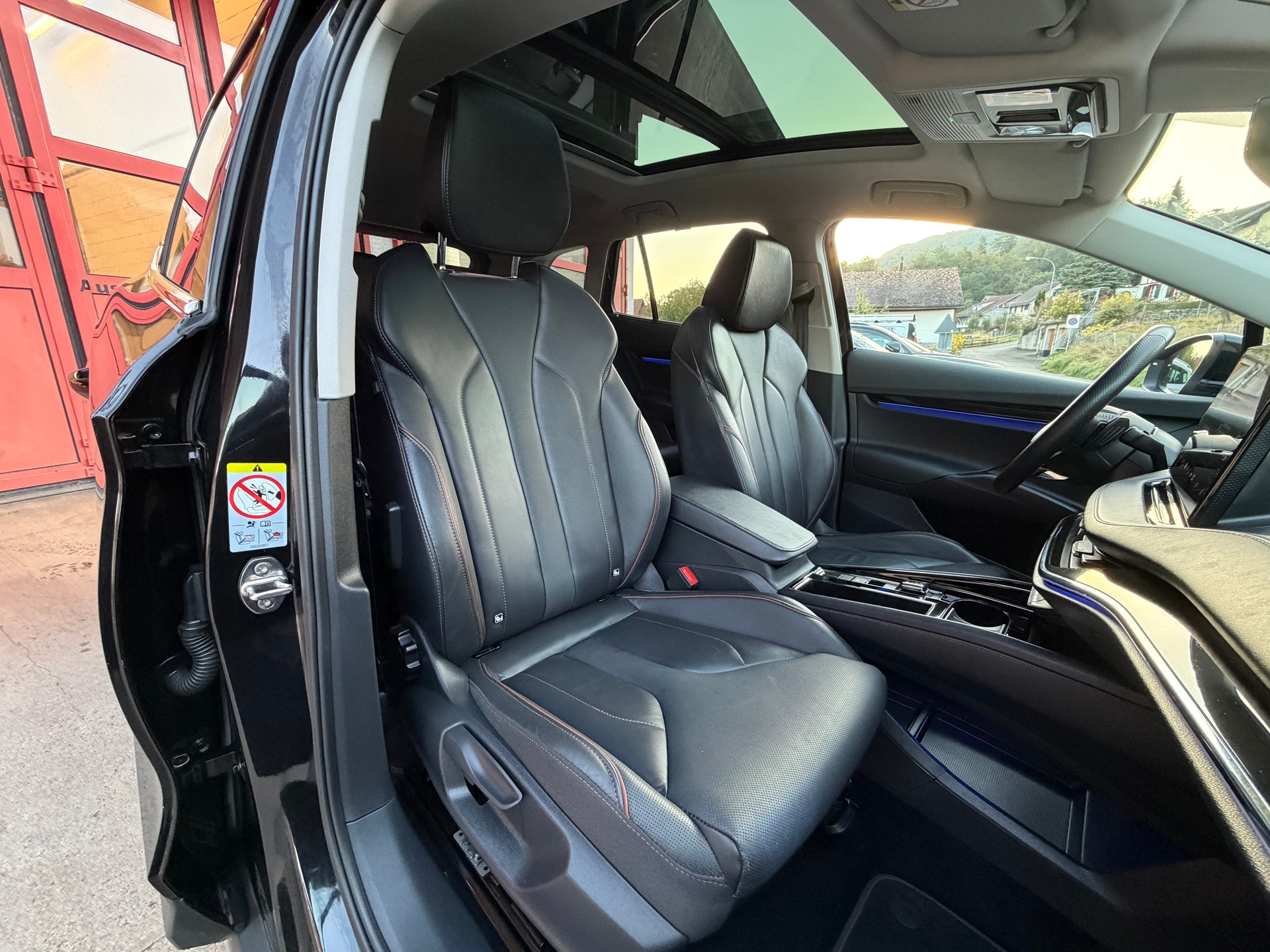 SKODA Enyaq iV 80-image-9
