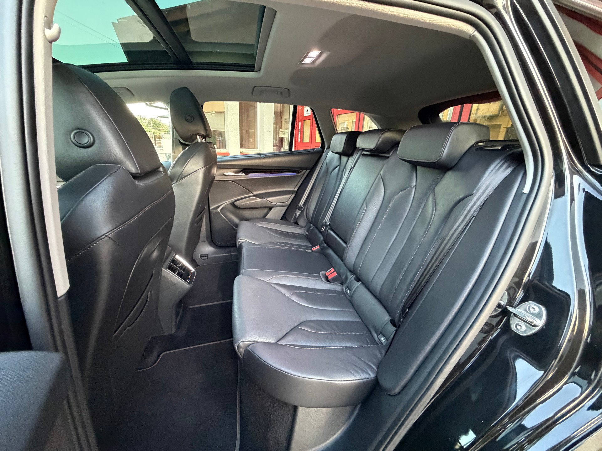 SKODA Enyaq iV 80-image-14