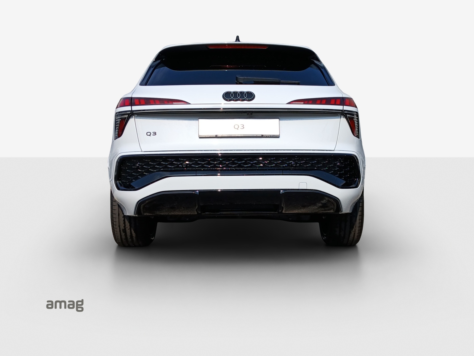 AUDI Q3 SUV 110 kW TFSI S tronic-showroom-element-3
