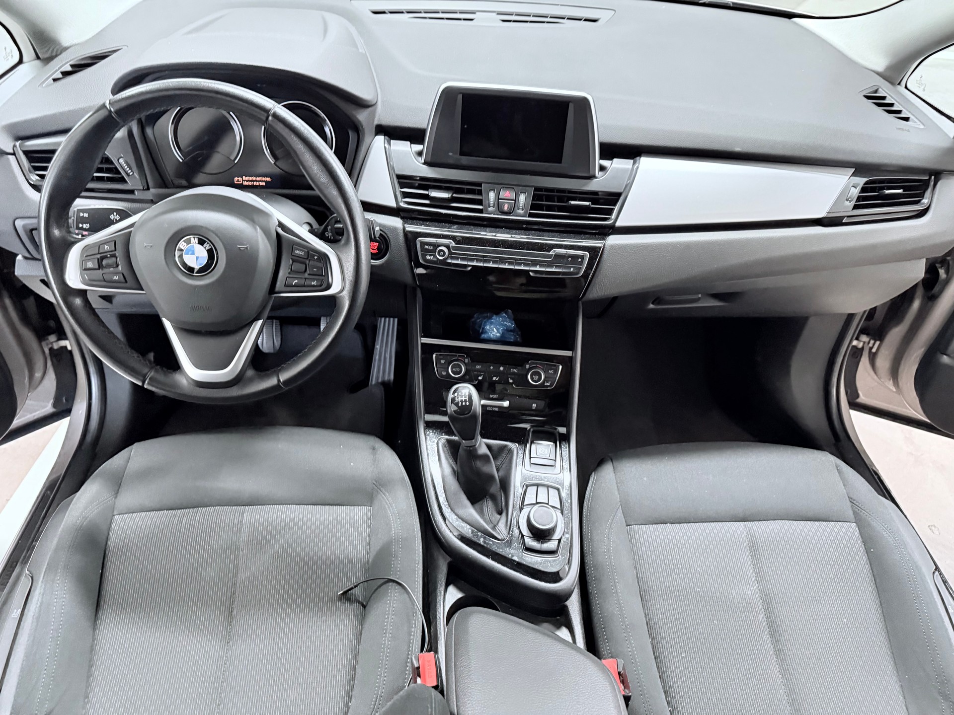 BMW 216d Gran Tourer-image-11