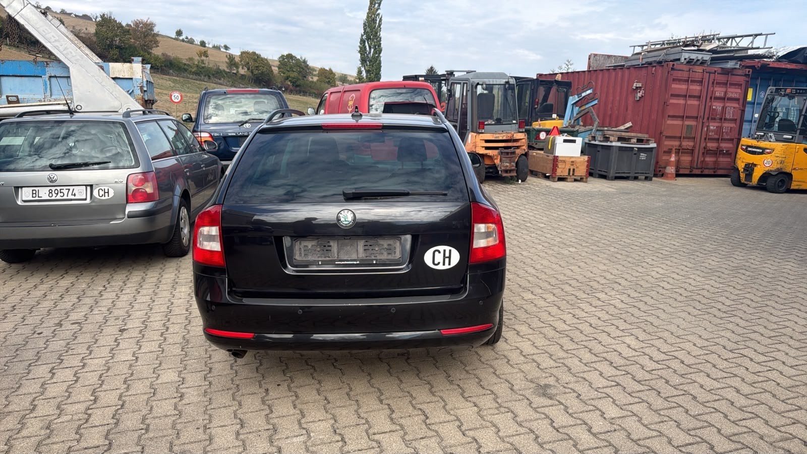 SKODA Octavia Combi 1.6 TDI Active-image-4