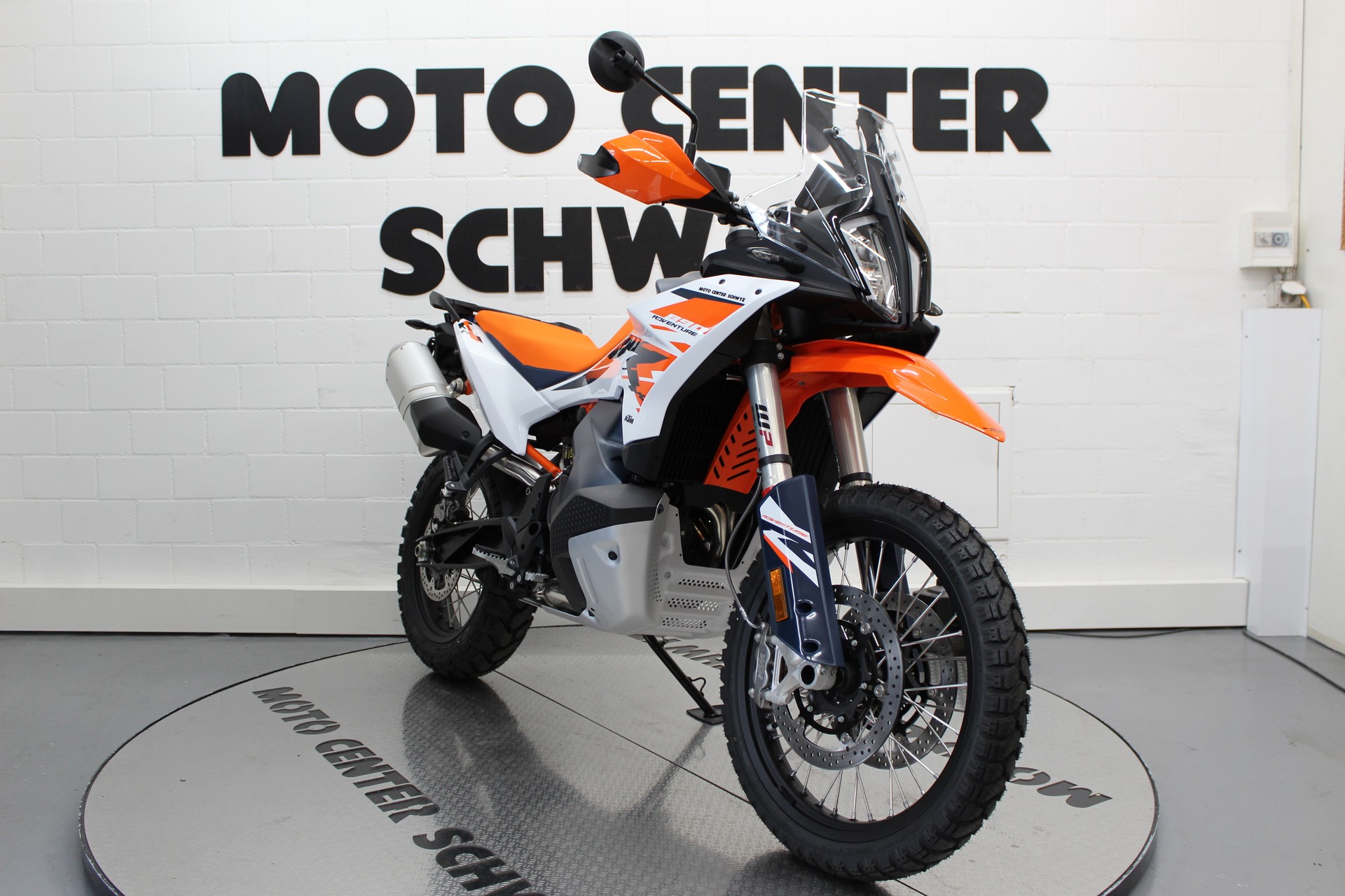 KTM 890 Adventure R-showroom-element-1