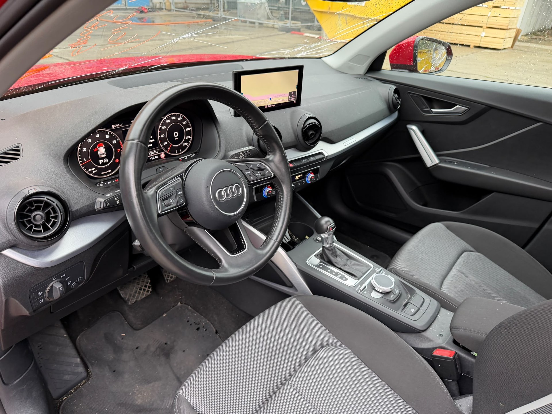 AUDI Q2 1.4 TFSI sport S-tronic-image-9
