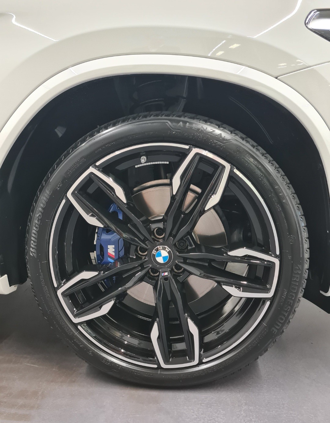 BMW M40i-image-7