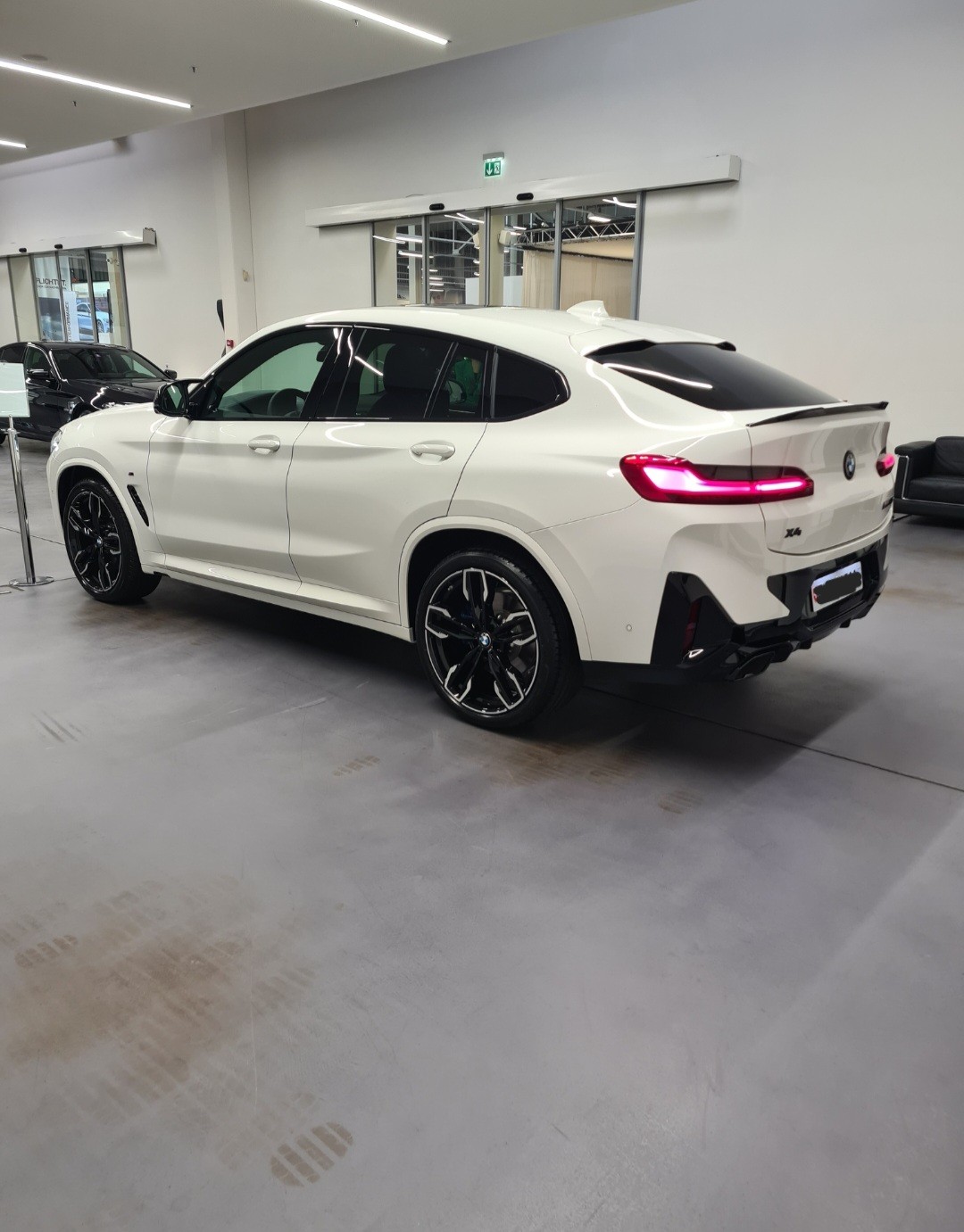 BMW M40i-image-4