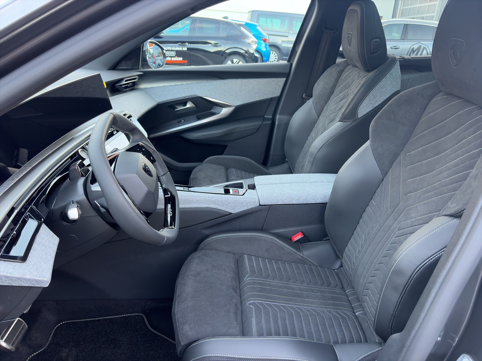 PEUGEOT 5008 long range e-GT-image-3