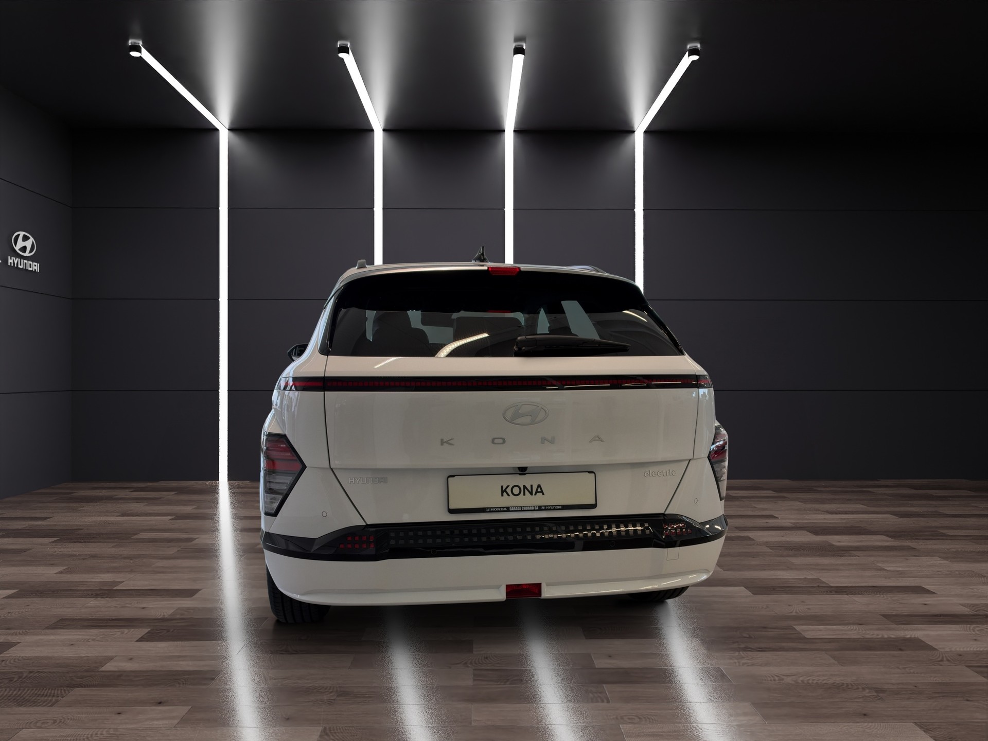 HYUNDAI Kona EV 65.4 kWh Amplia-image-5