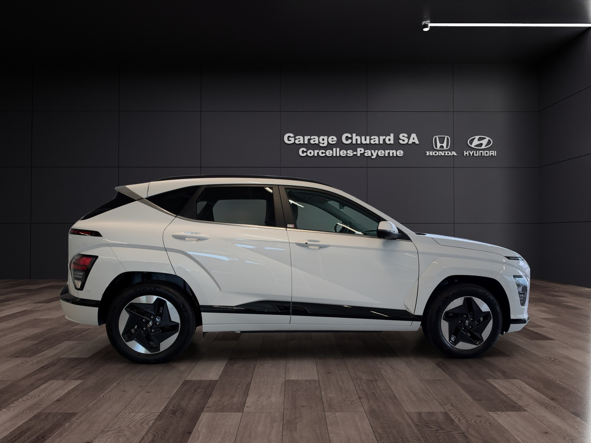 HYUNDAI Kona EV 65.4 kWh Amplia-image-3