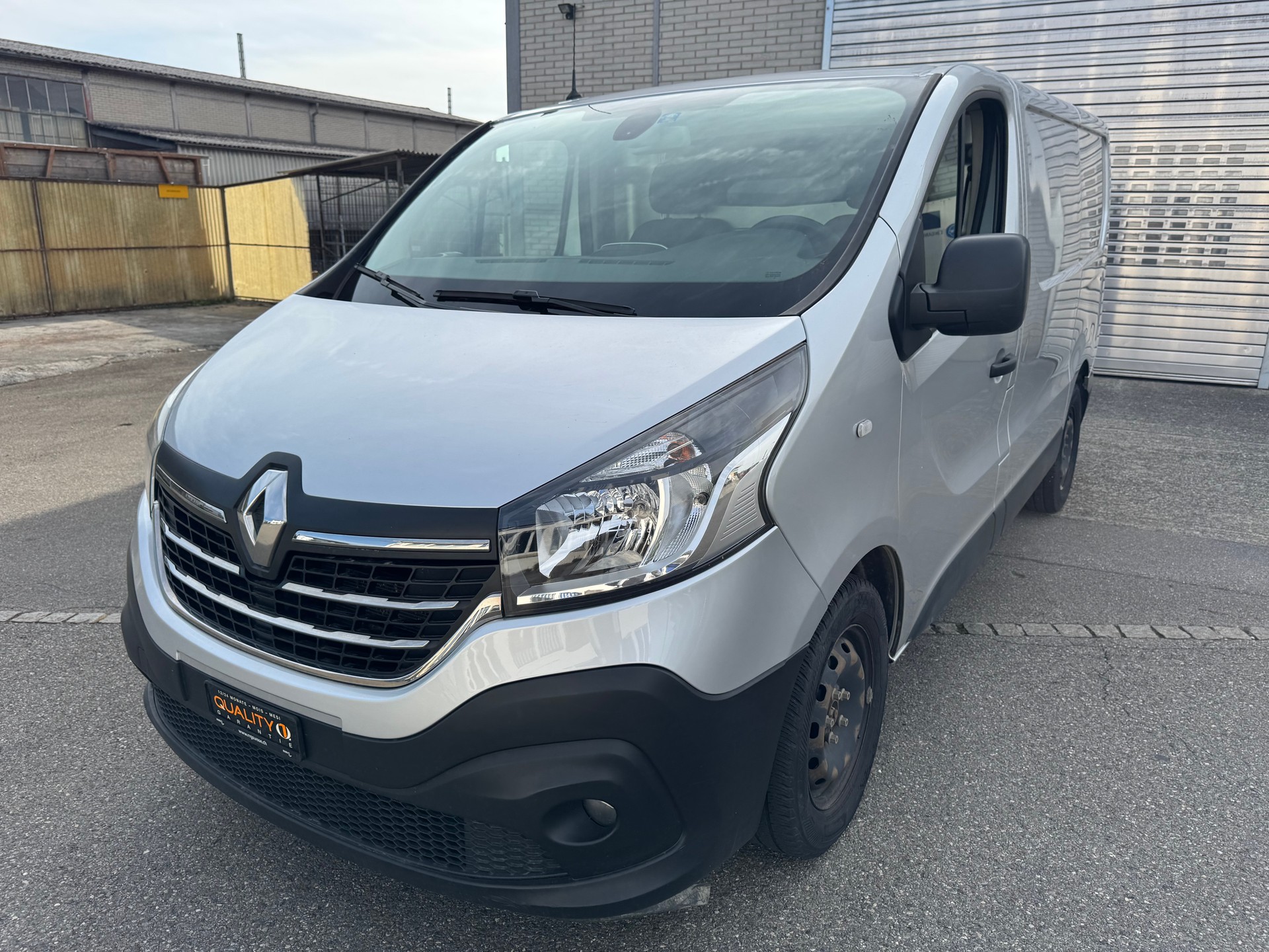 RENAULT Trafic 2.0 ENERGY dCi145 3.0t Business L1H1 A-image-8