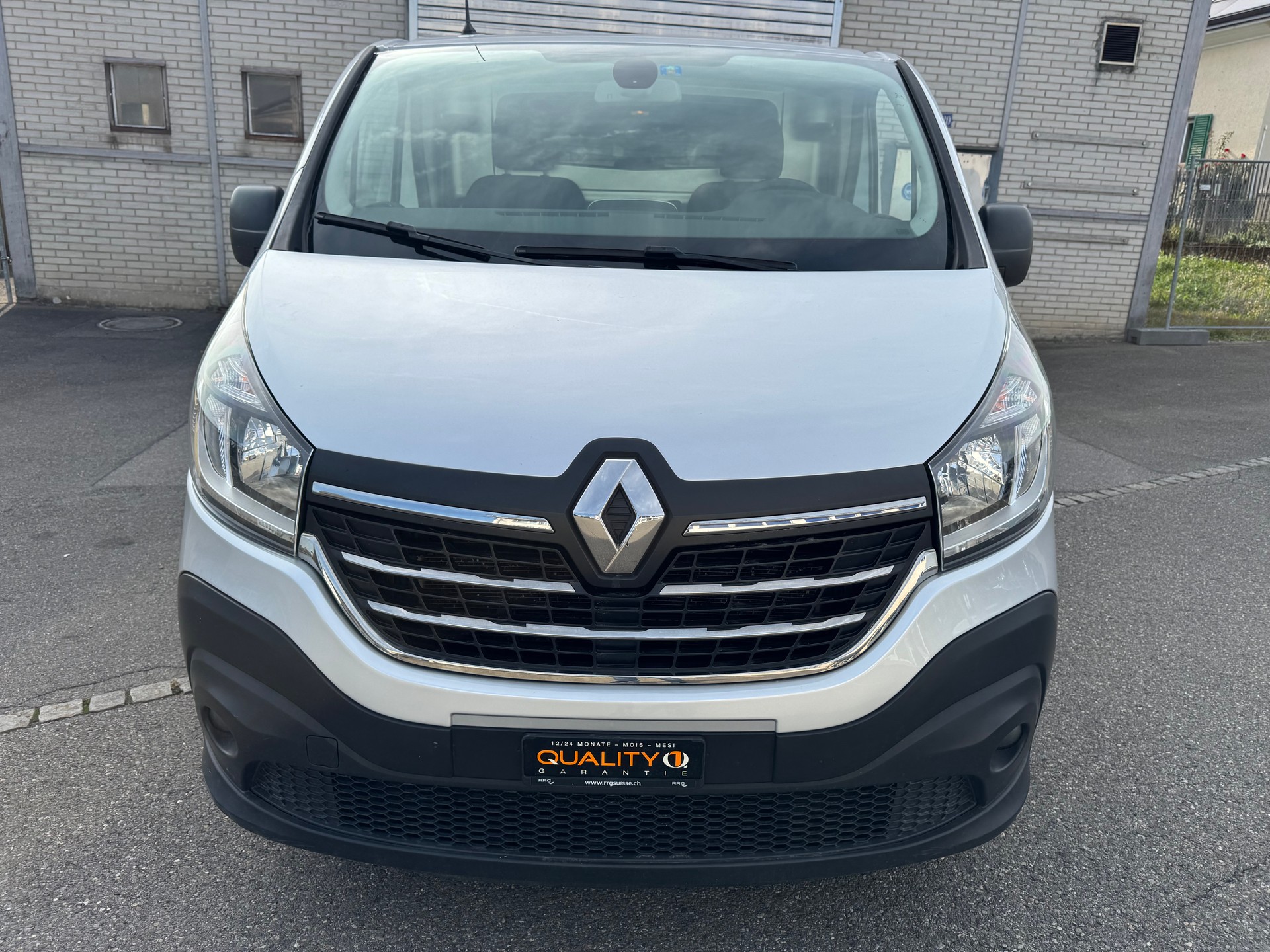 RENAULT Trafic 2.0 ENERGY dCi145 3.0t Business L1H1 A-image-1