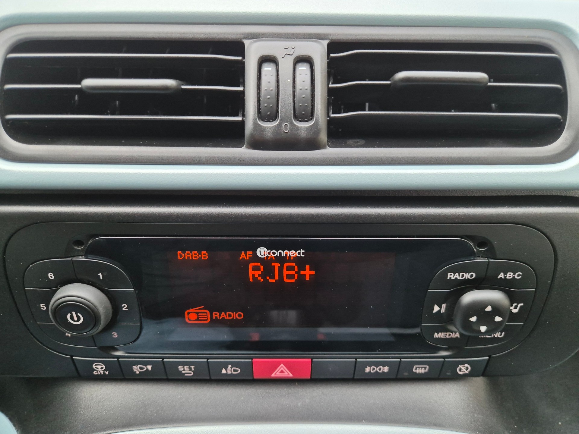 FIAT Panda 1.0 HYBRID MHEV Launch Edition-image-12