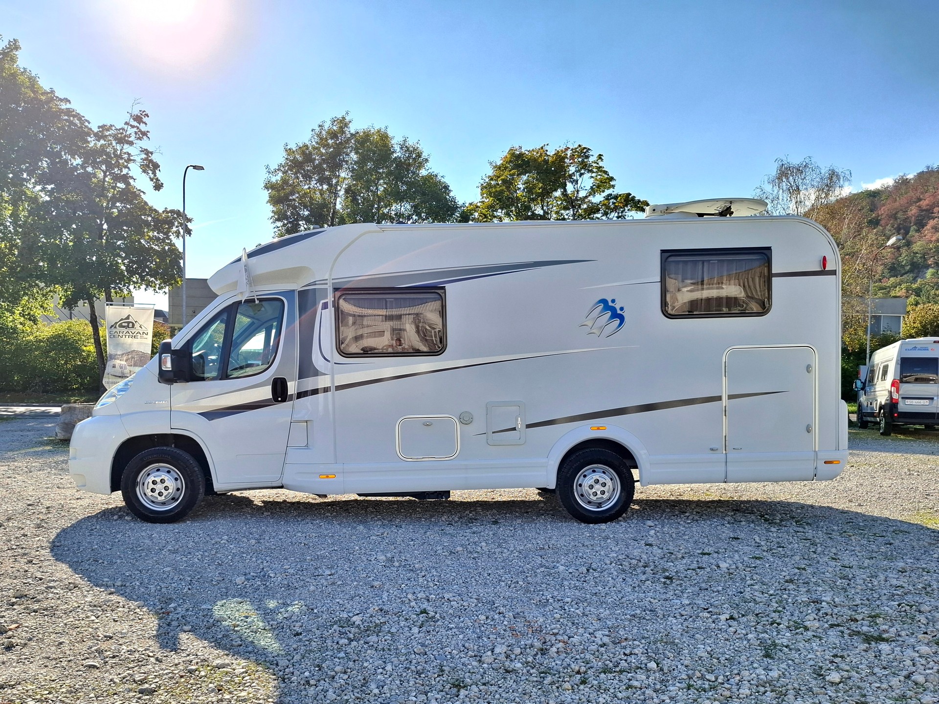 KNAUS Sky 650 TI - ab MFK & Service - Längsbett - Dachklima - TV - SAT - Solar-image-5