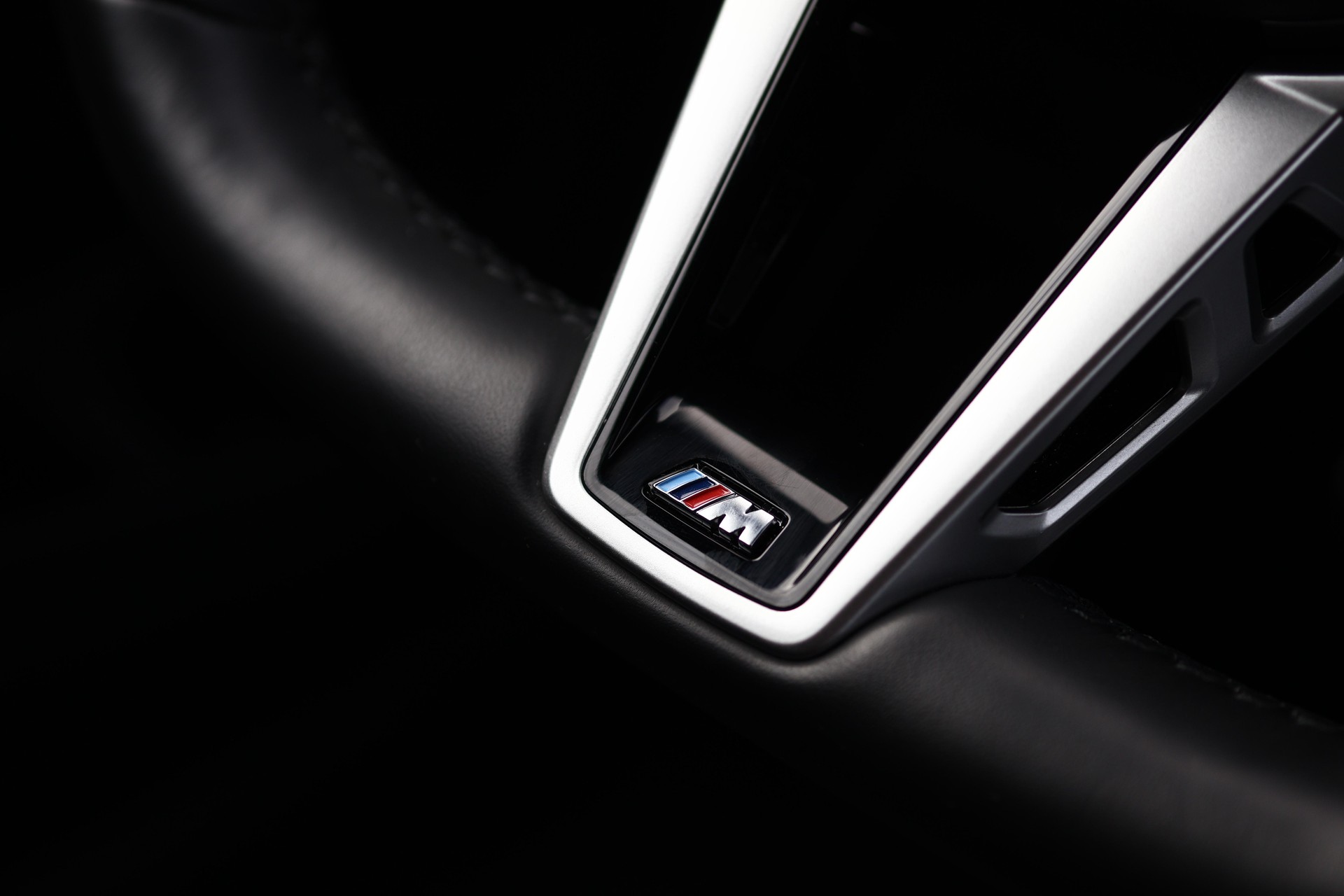 BMW 320d xDrive 48V Touring Steptronic M Sport-image-24