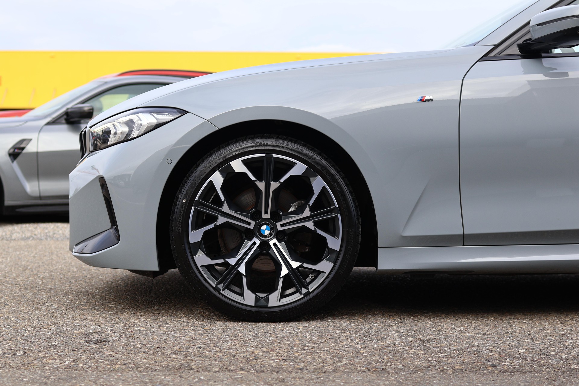 BMW 320d xDrive 48V Touring Steptronic M Sport-image-11