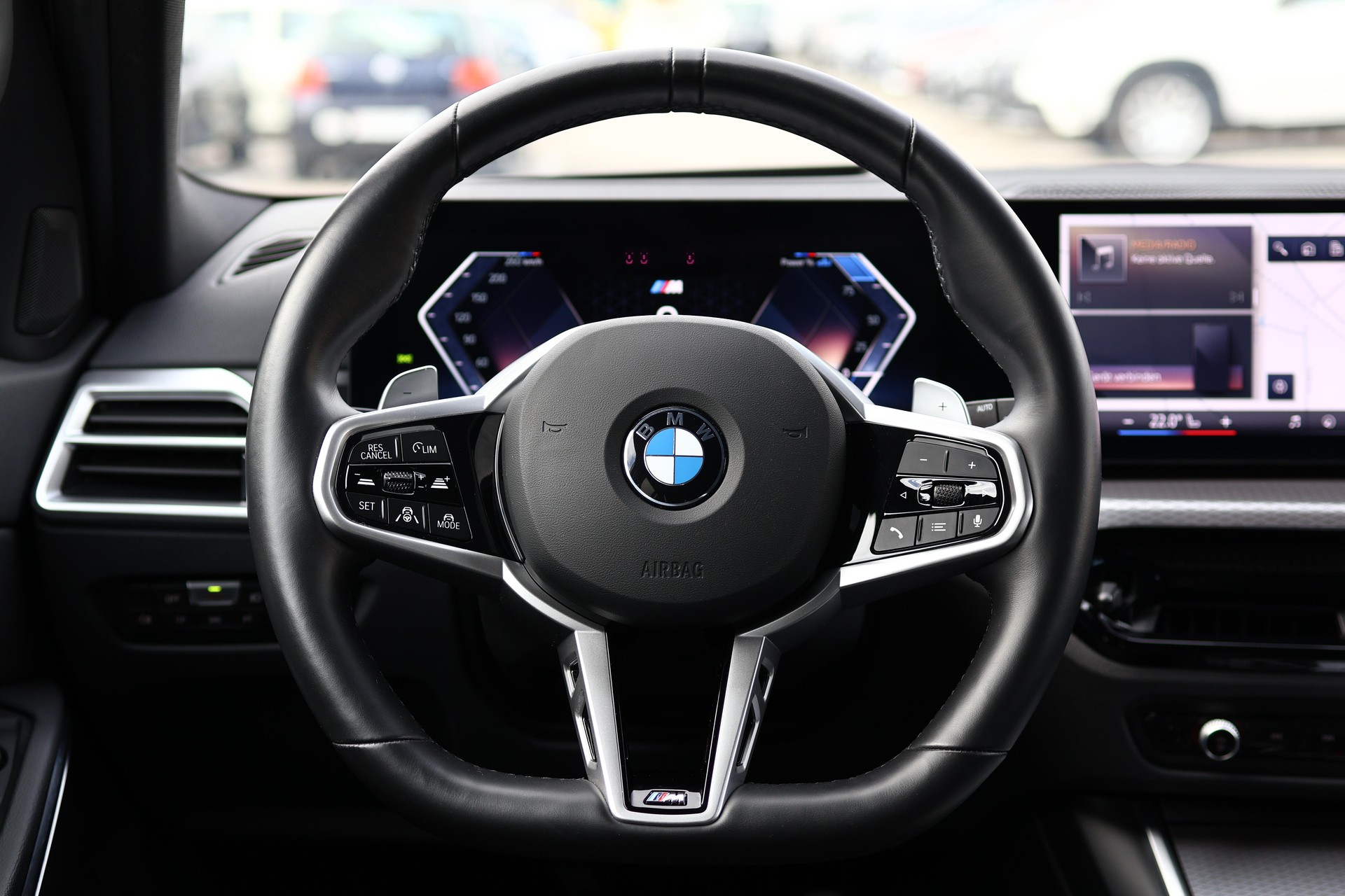 BMW 320d xDrive 48V Touring Steptronic M Sport-image-19