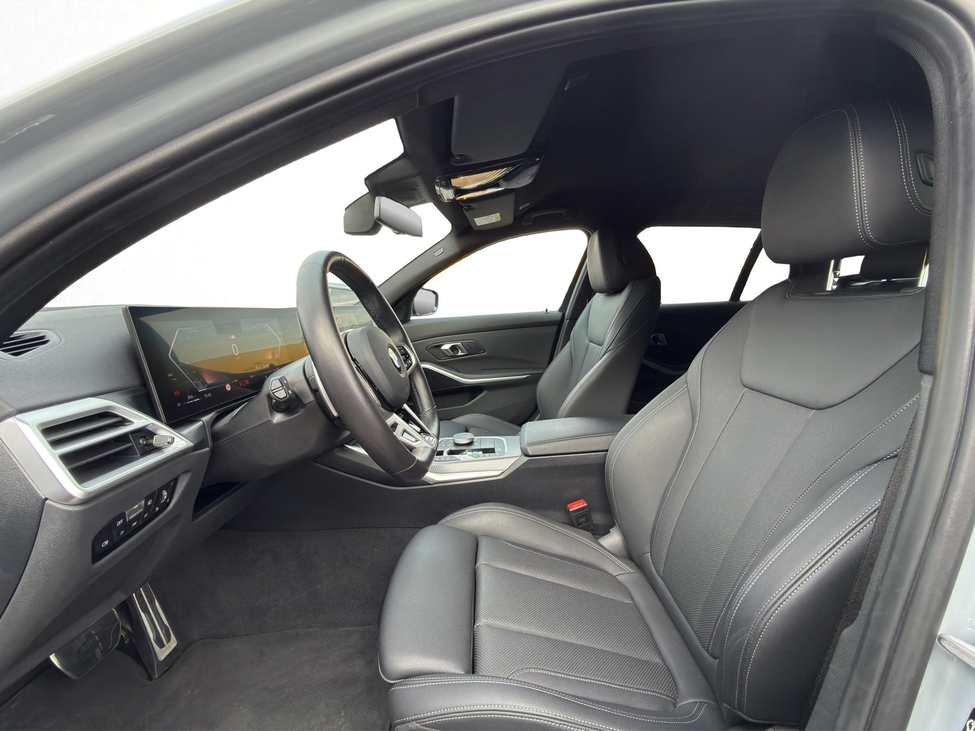 BMW 320d xDrive 48V Touring Steptronic M Sport-image-14