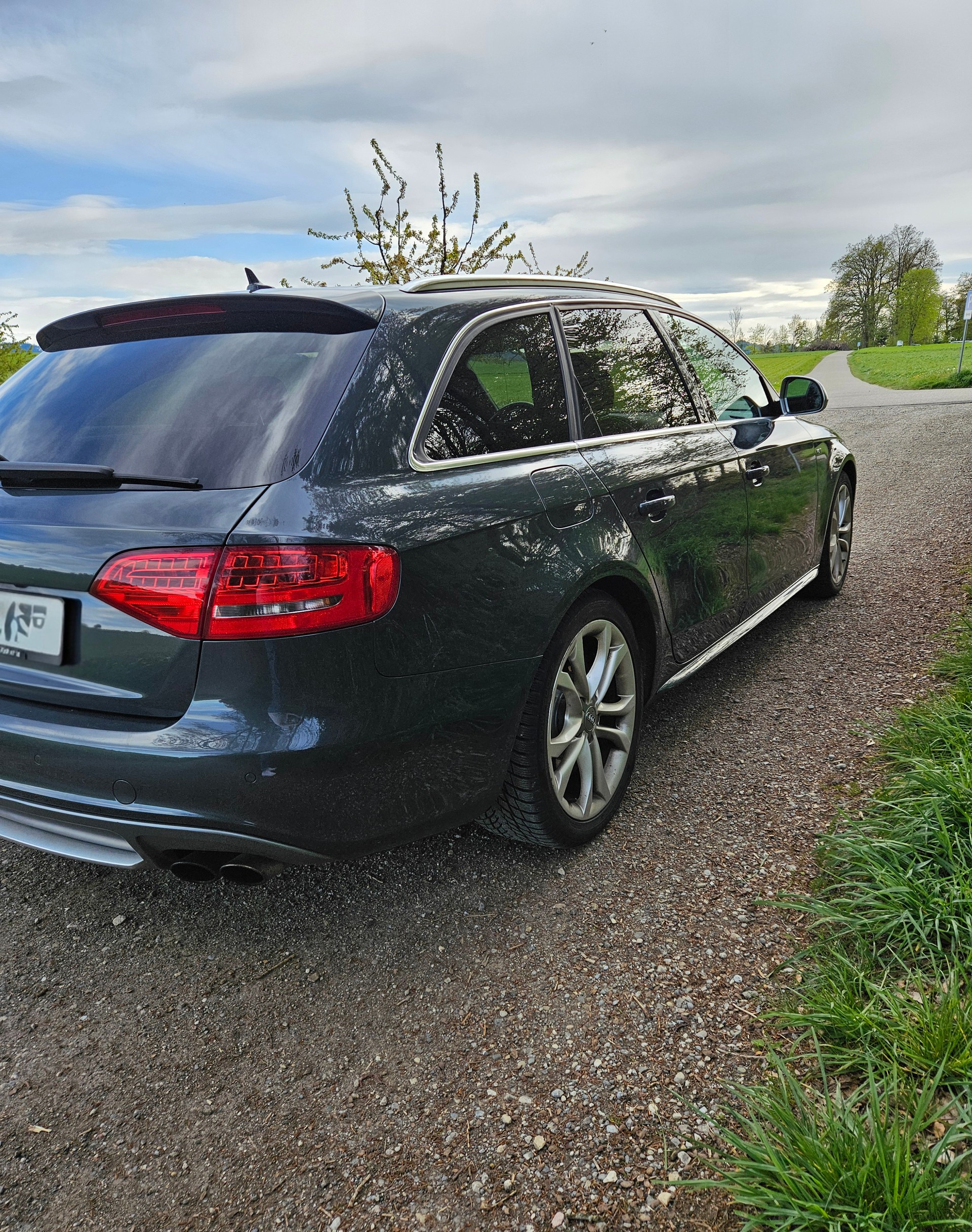 AUDI 3.0 V6 TFSI quattro S-Tronic-image-1