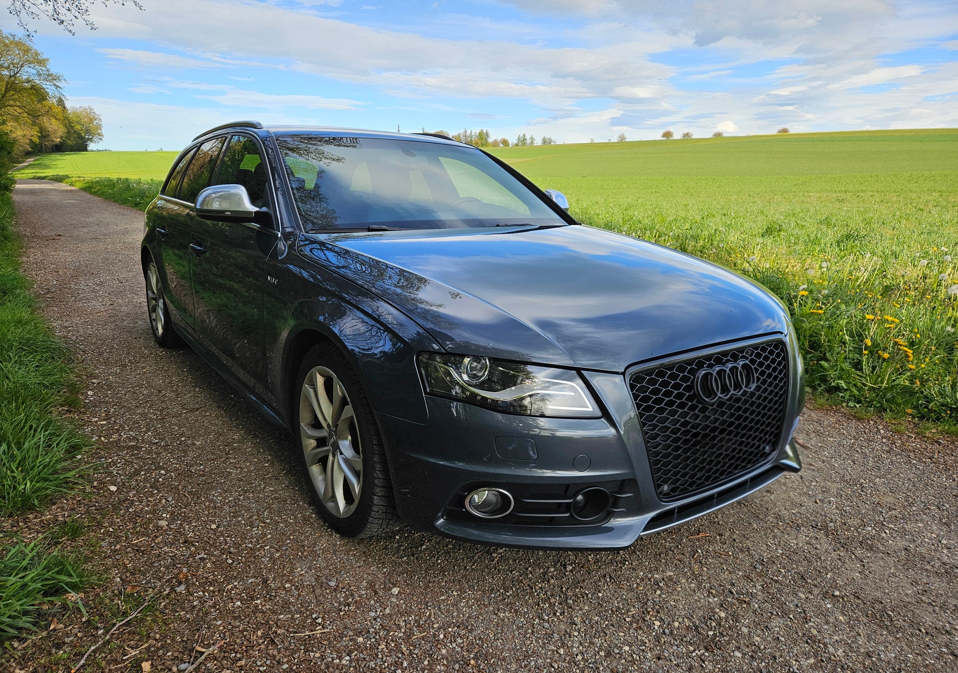 AUDI 3.0 V6 TFSI quattro S-Tronic-image-2