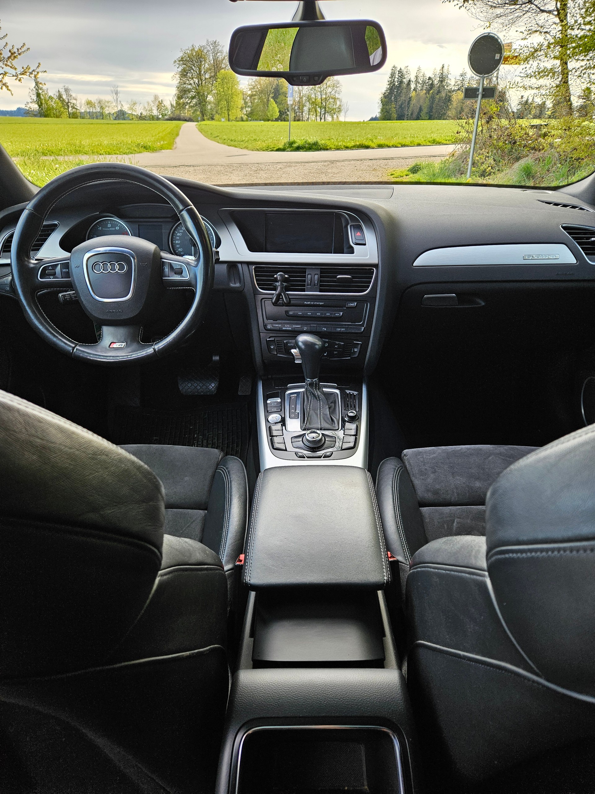 AUDI 3.0 V6 TFSI quattro S-Tronic-image-3