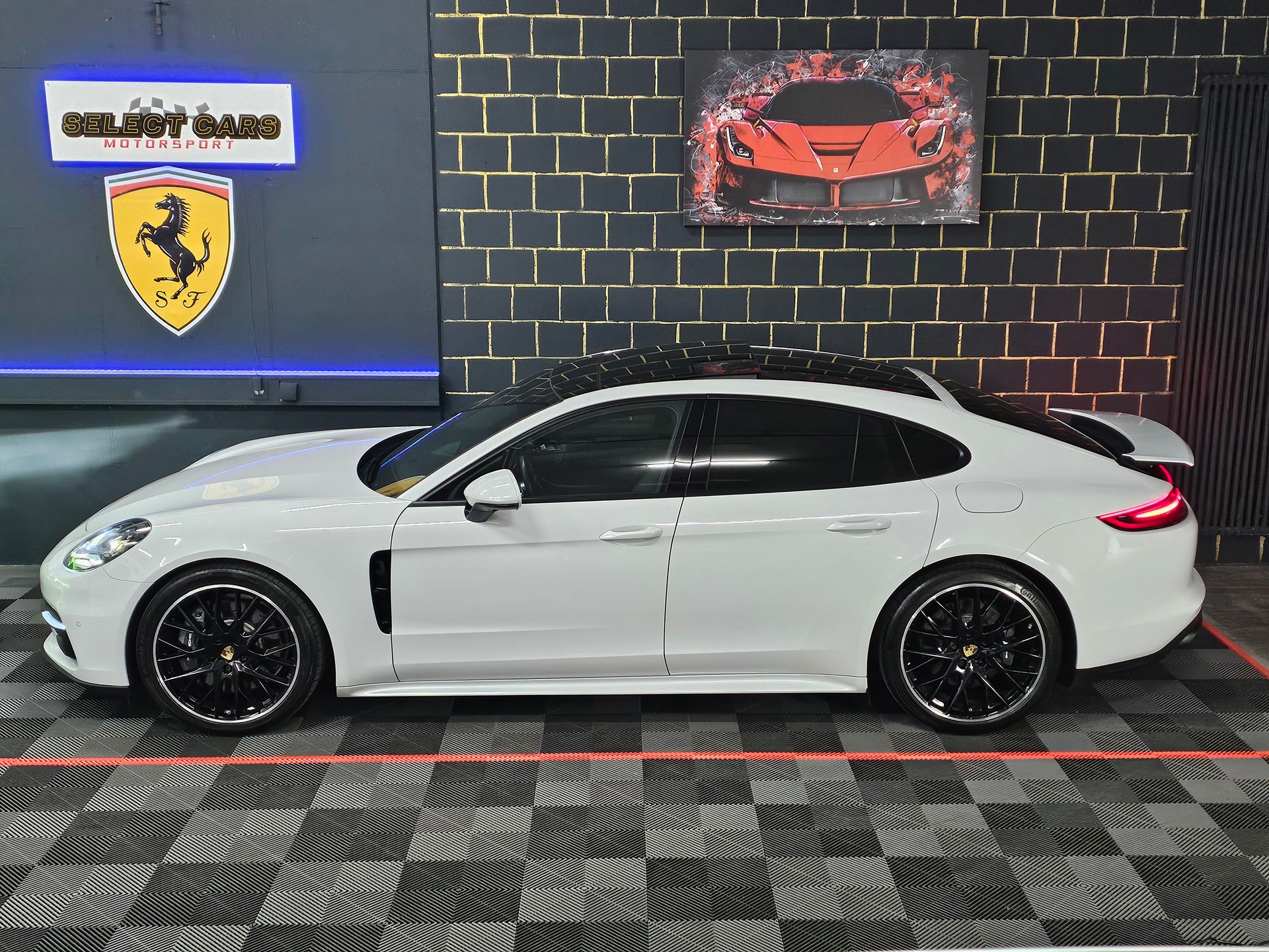 PORSCHE Panamera 4 E-Hybrid PDK-image-1