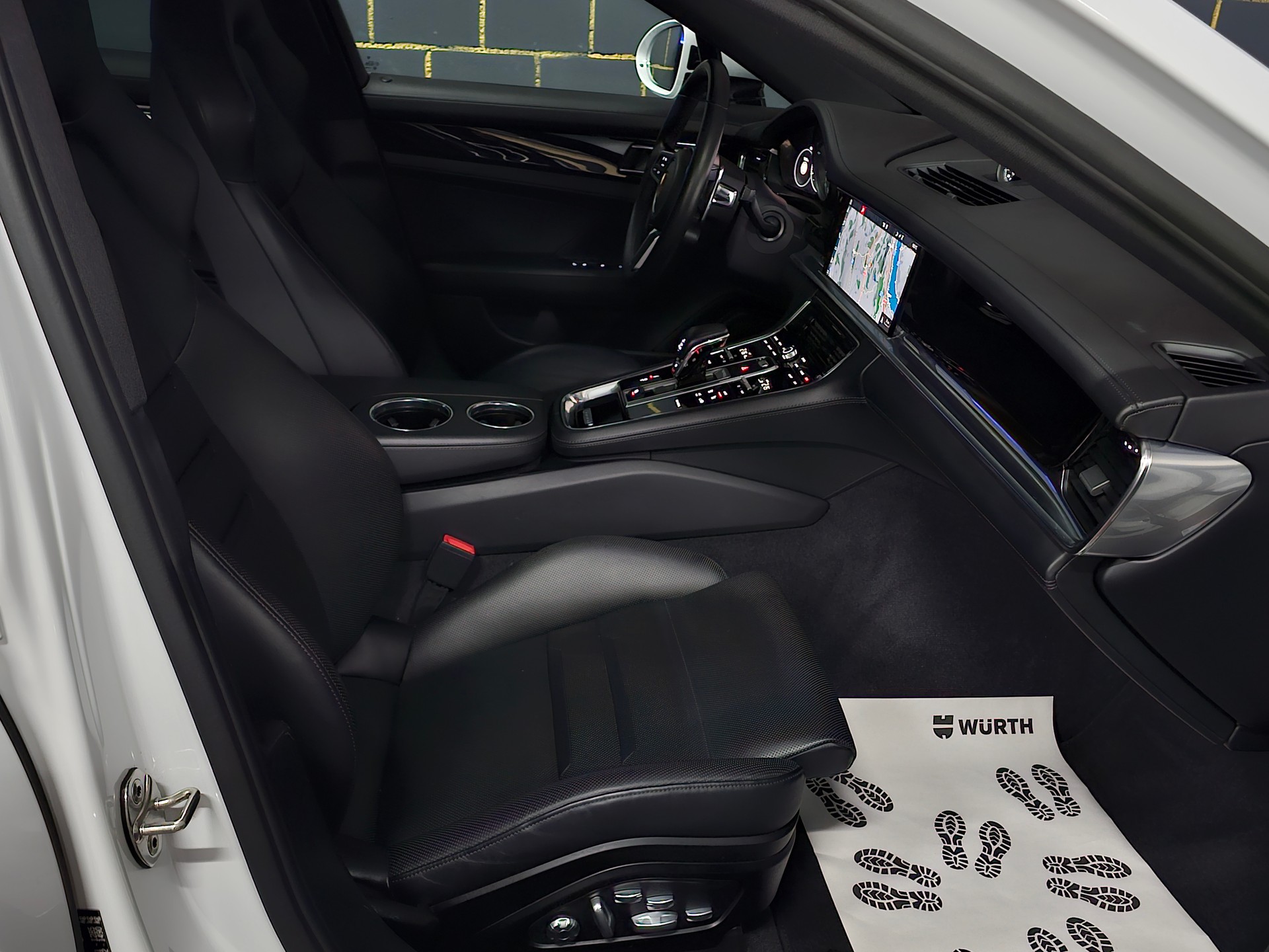 PORSCHE Panamera 4 E-Hybrid PDK-image-9