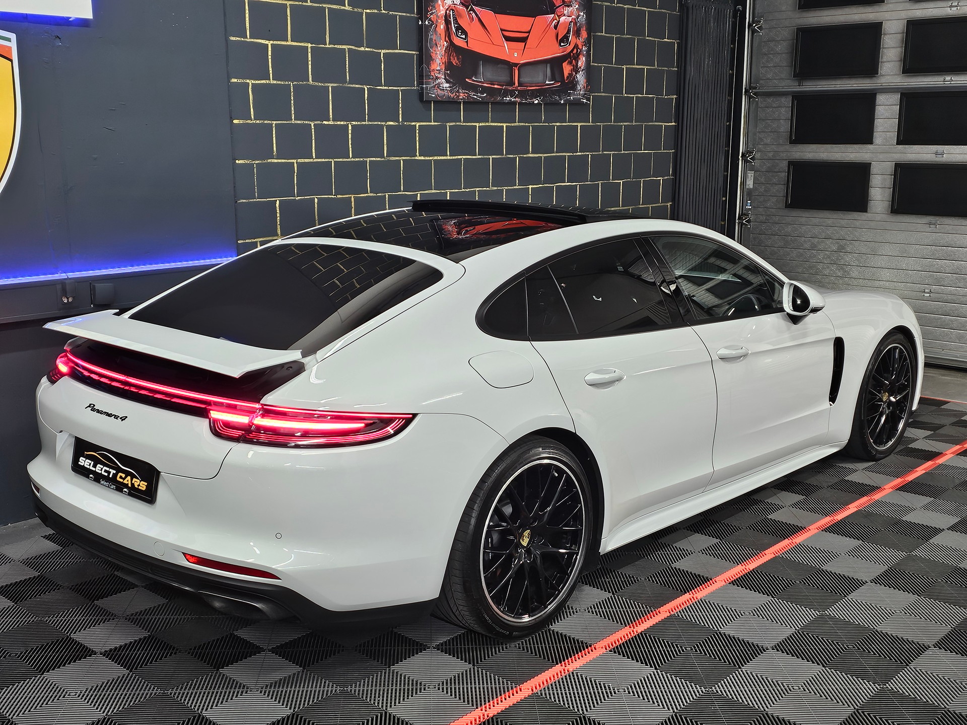 PORSCHE Panamera 4 E-Hybrid PDK-image-2