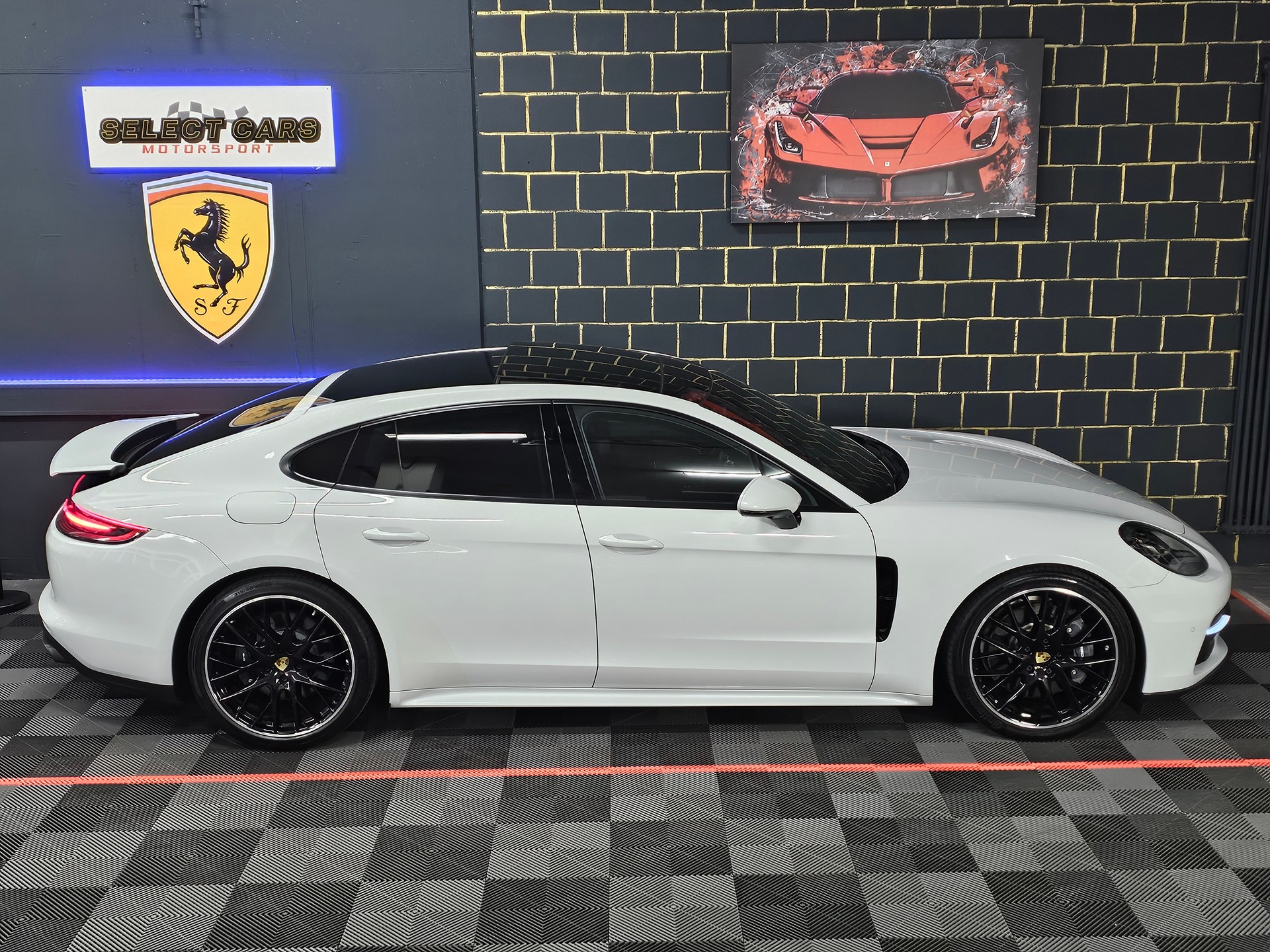 PORSCHE Panamera 4 E-Hybrid PDK-image-4
