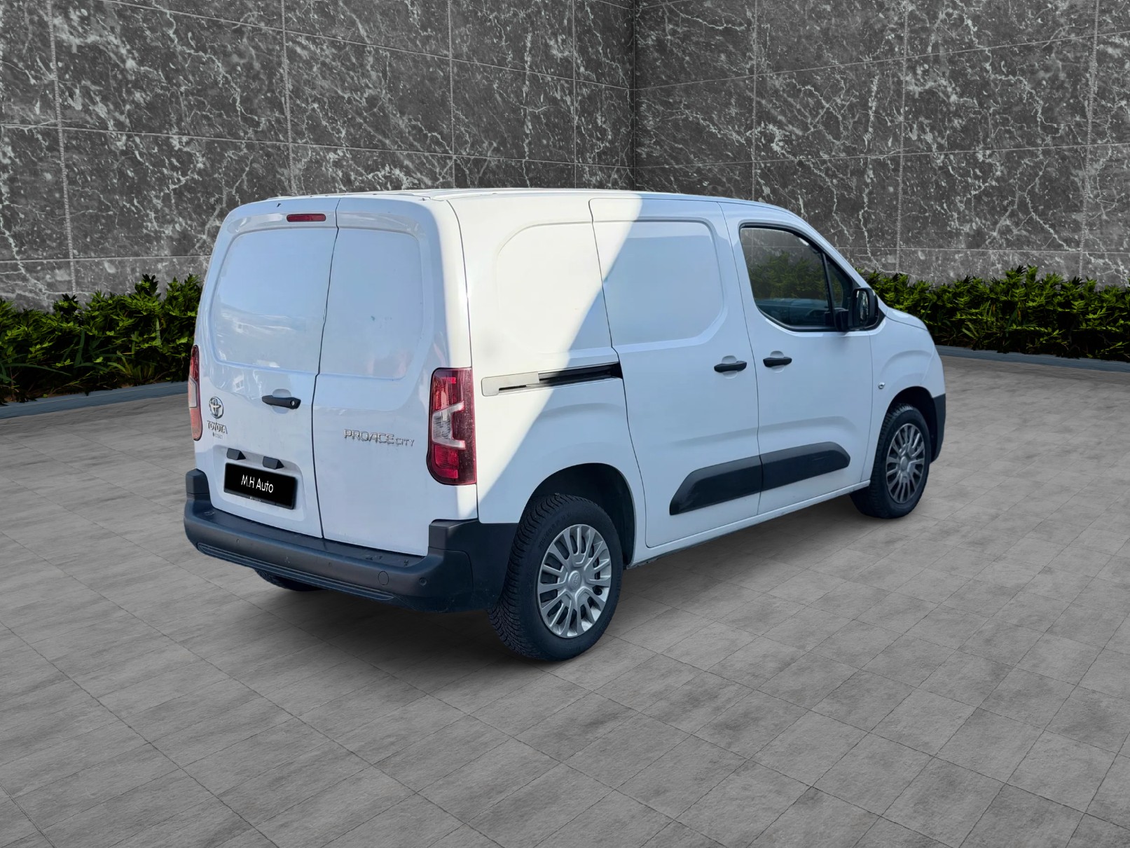 TOYOTA Proace City Van 1.5D Active Medium Automatik-image-3