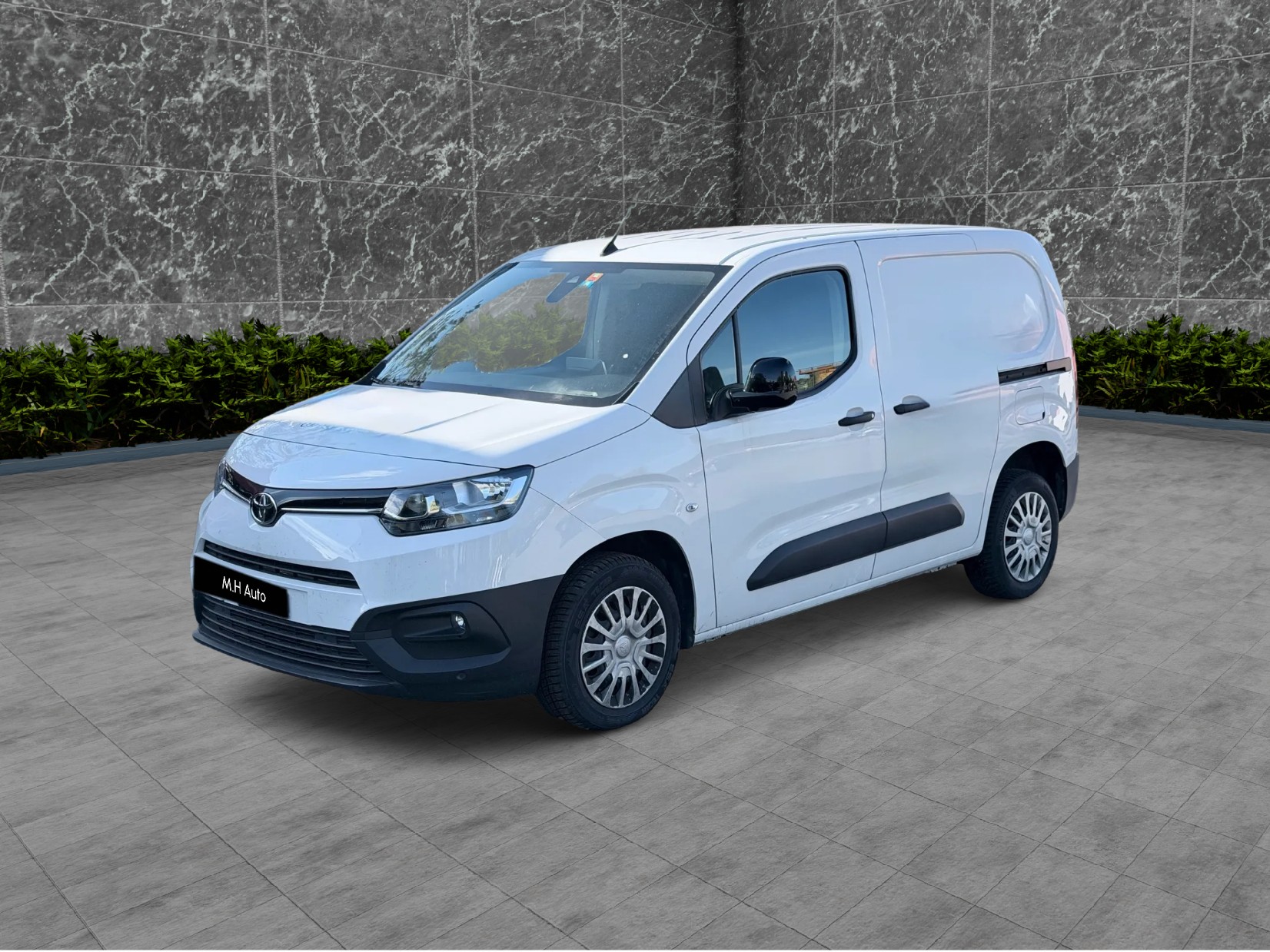 TOYOTA Proace City Van 1.5D Active Medium Automatik-image-0