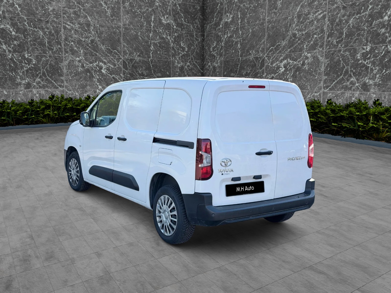 TOYOTA Proace City Van 1.5D Active Medium Automatik-image-2