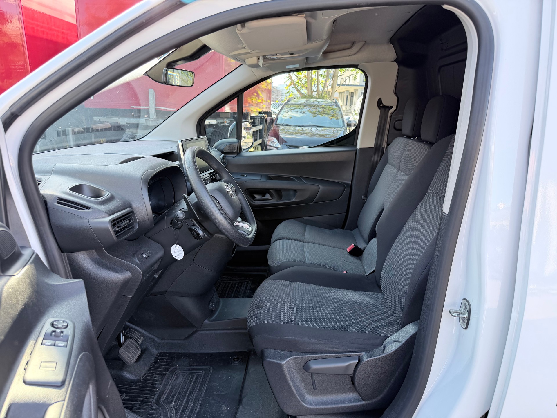 TOYOTA Proace City Van 1.5D Active Medium Automatik-image-6