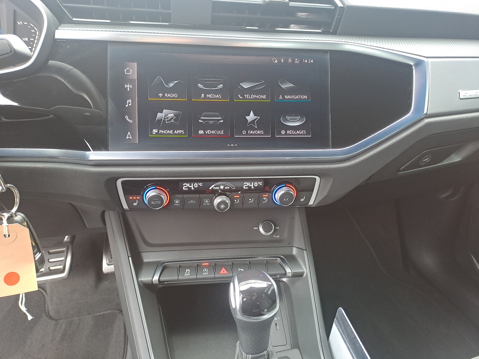 AUDI Q3 45 TFSI S line quattro S-tronic-image-10
