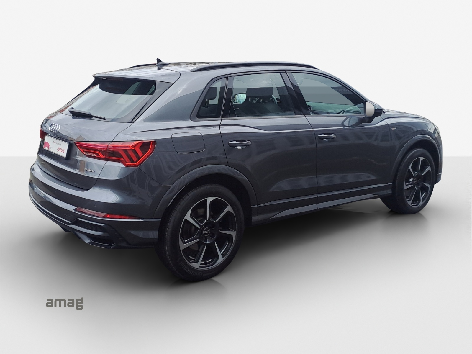 AUDI Q3 45 TFSI S line quattro S-tronic-image-4
