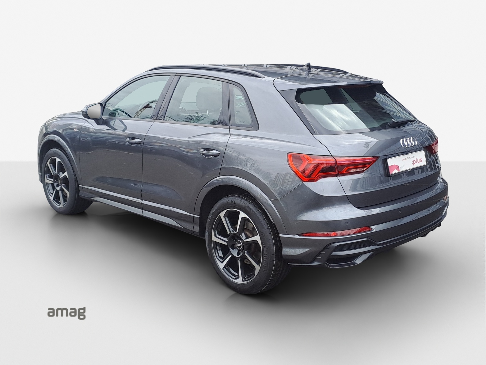 AUDI Q3 45 TFSI S line quattro S-tronic-image-2