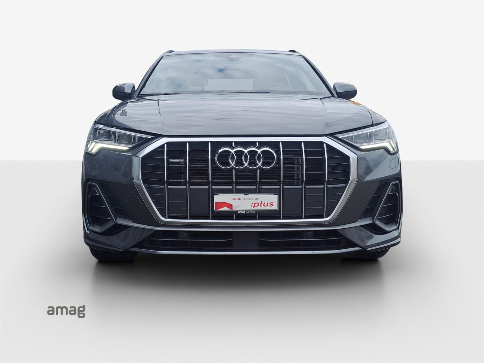 AUDI Q3 45 TFSI S line quattro S-tronic-image-6