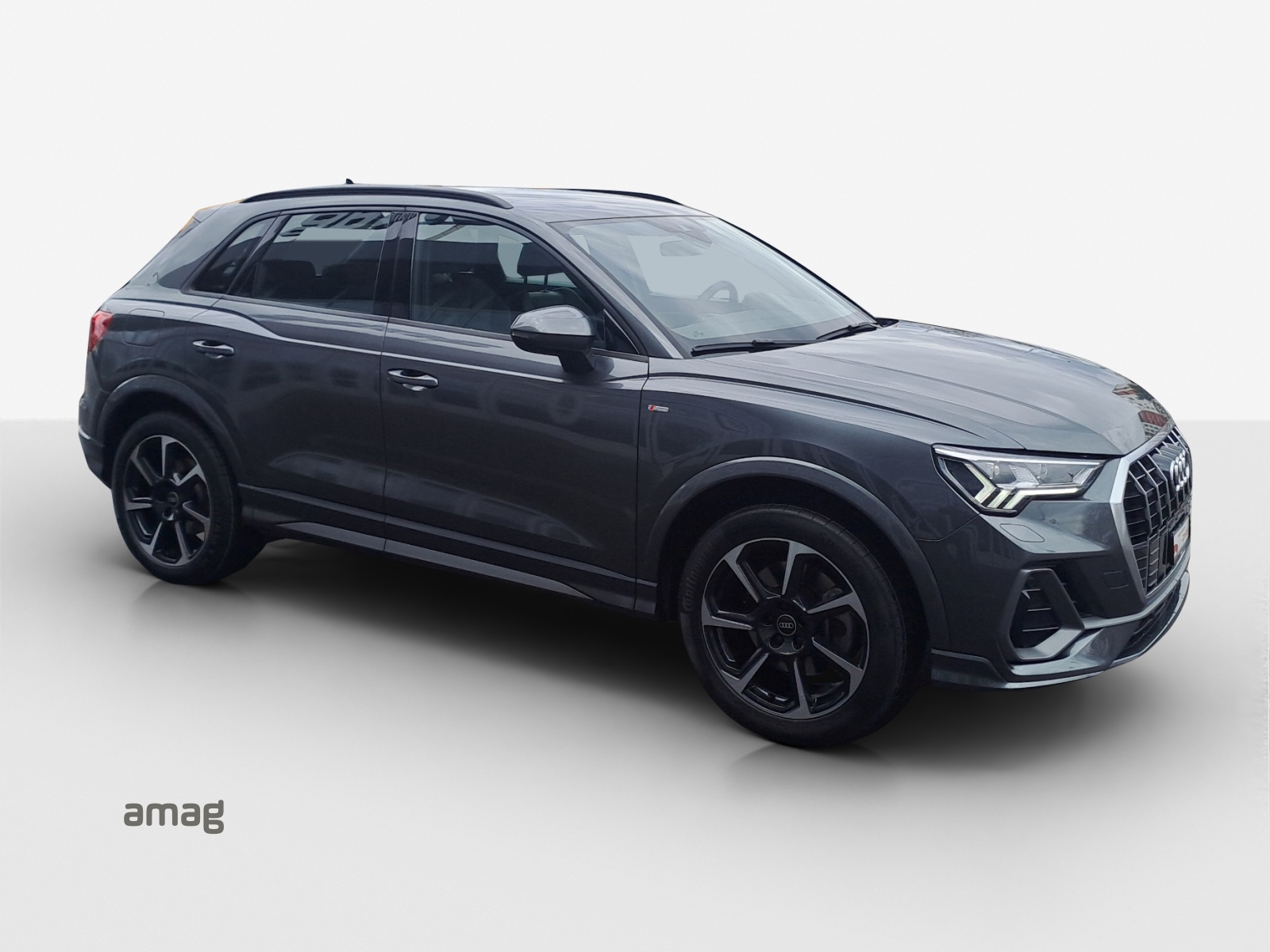 AUDI Q3 45 TFSI S line quattro S-tronic-image-5