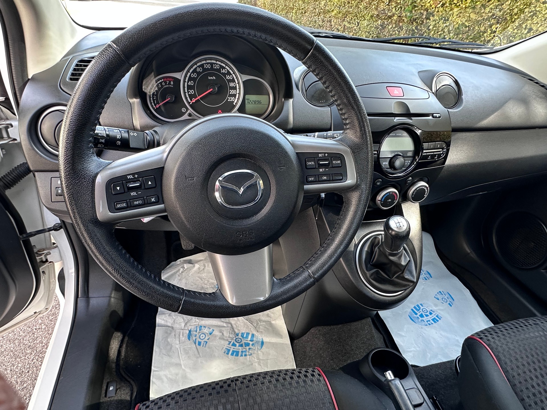 MAZDA 2 1.5i 16V Sport-image-12