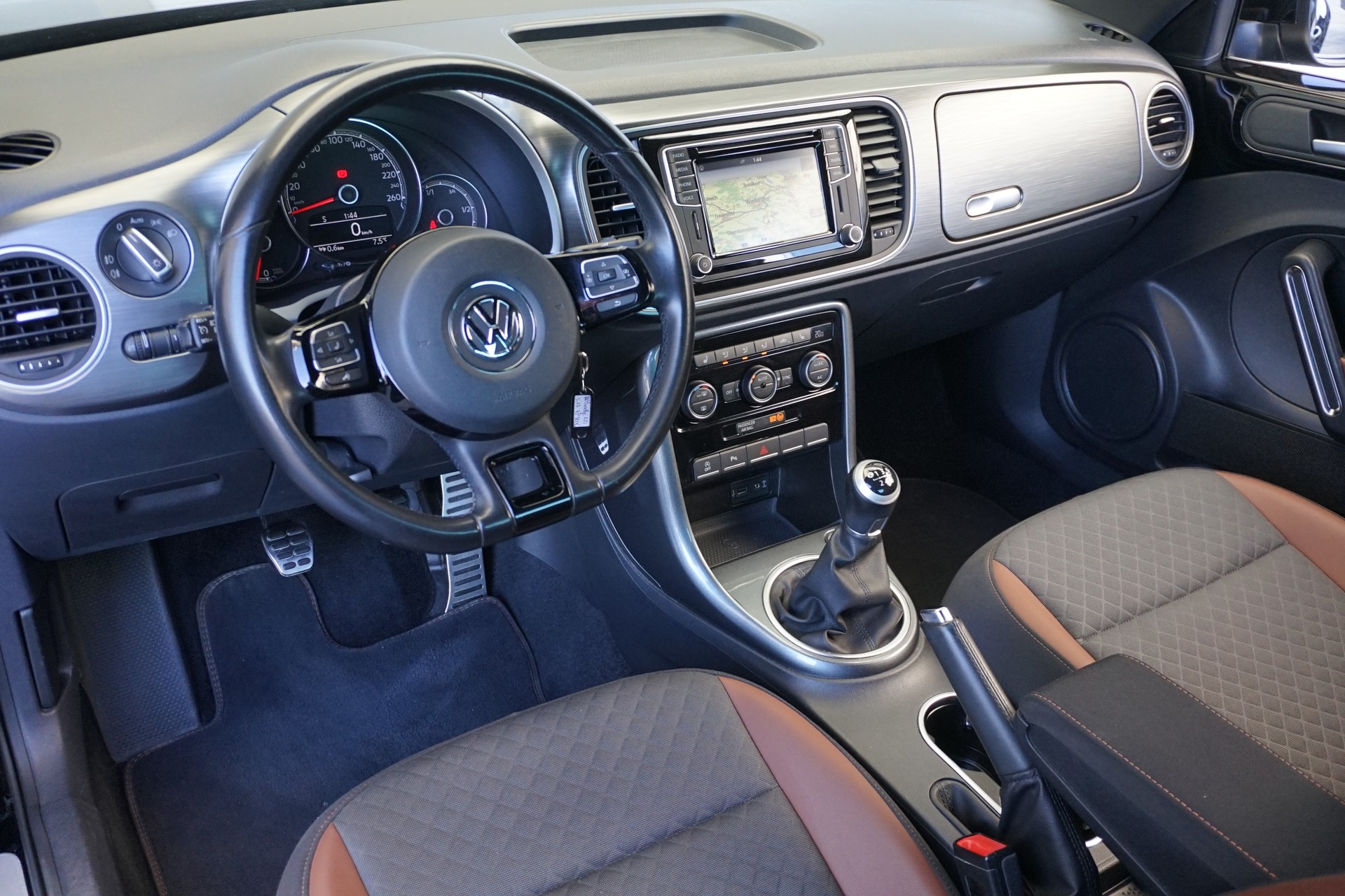 VW Beetle 1.2 TSI BMT Design-image-13