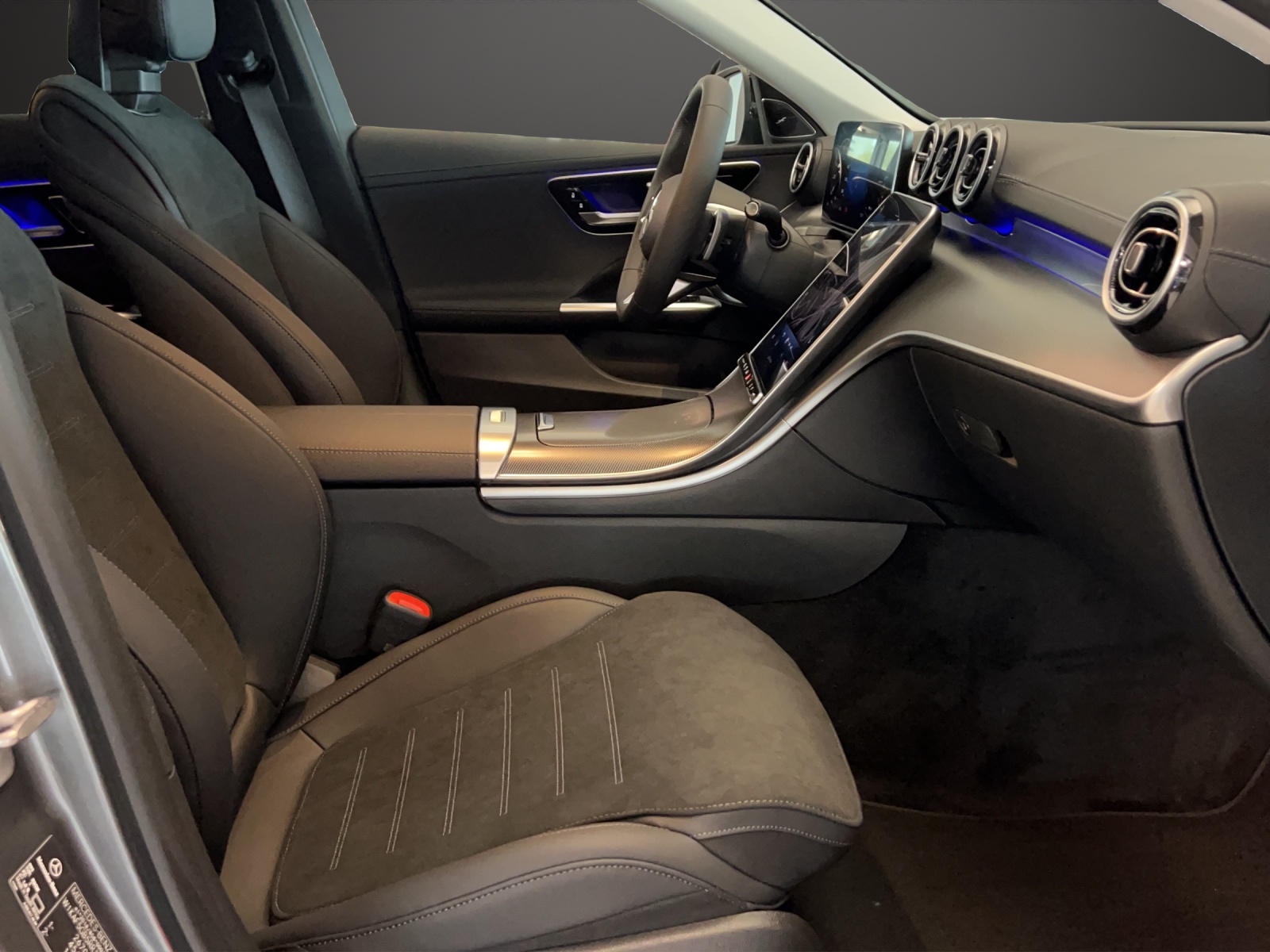 MERCEDES-BENZ C 300e 4Matic AMG Line-image-10