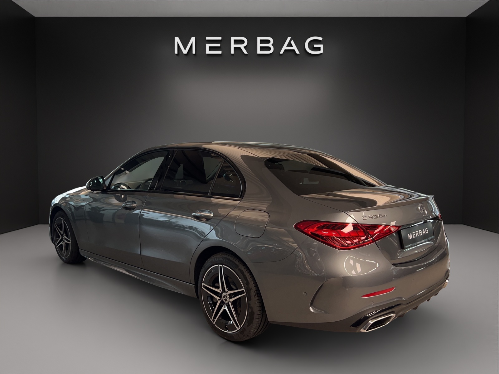 MERCEDES-BENZ C 300e 4Matic AMG Line-image-3