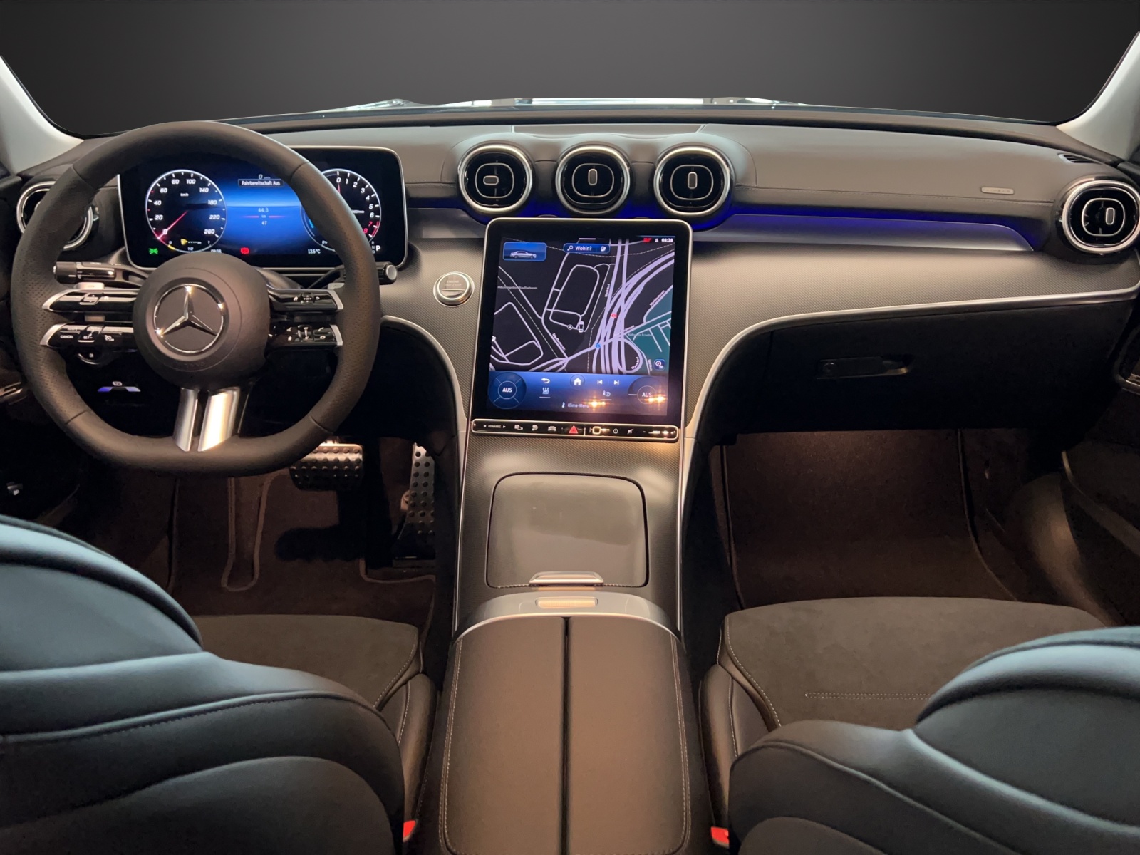 MERCEDES-BENZ C 300e 4Matic AMG Line-image-9