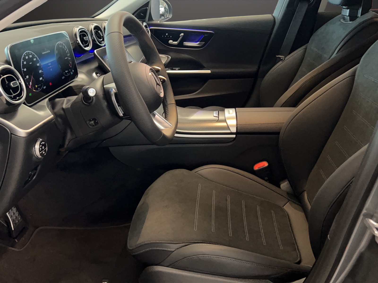 MERCEDES-BENZ C 300e 4Matic AMG Line-image-8