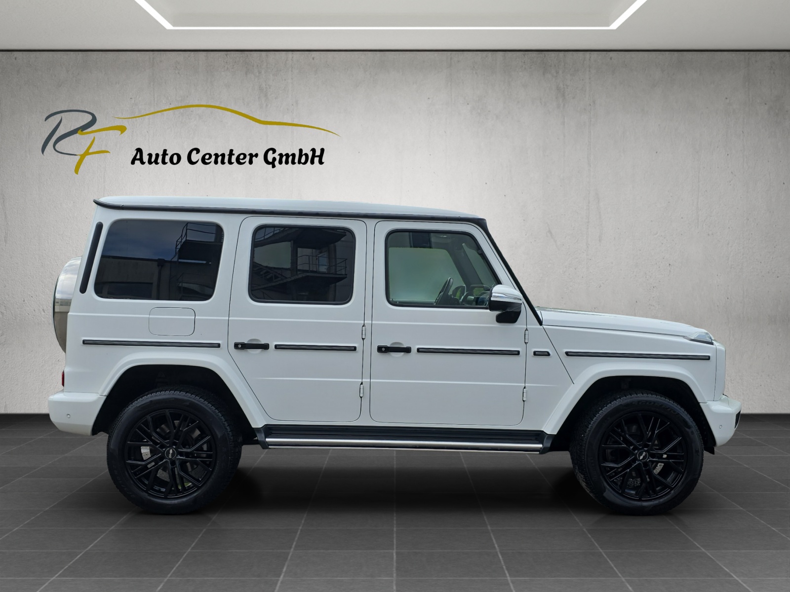 MERCEDES-BENZ G 350 d AMG Line 9G-Tronic-image-2