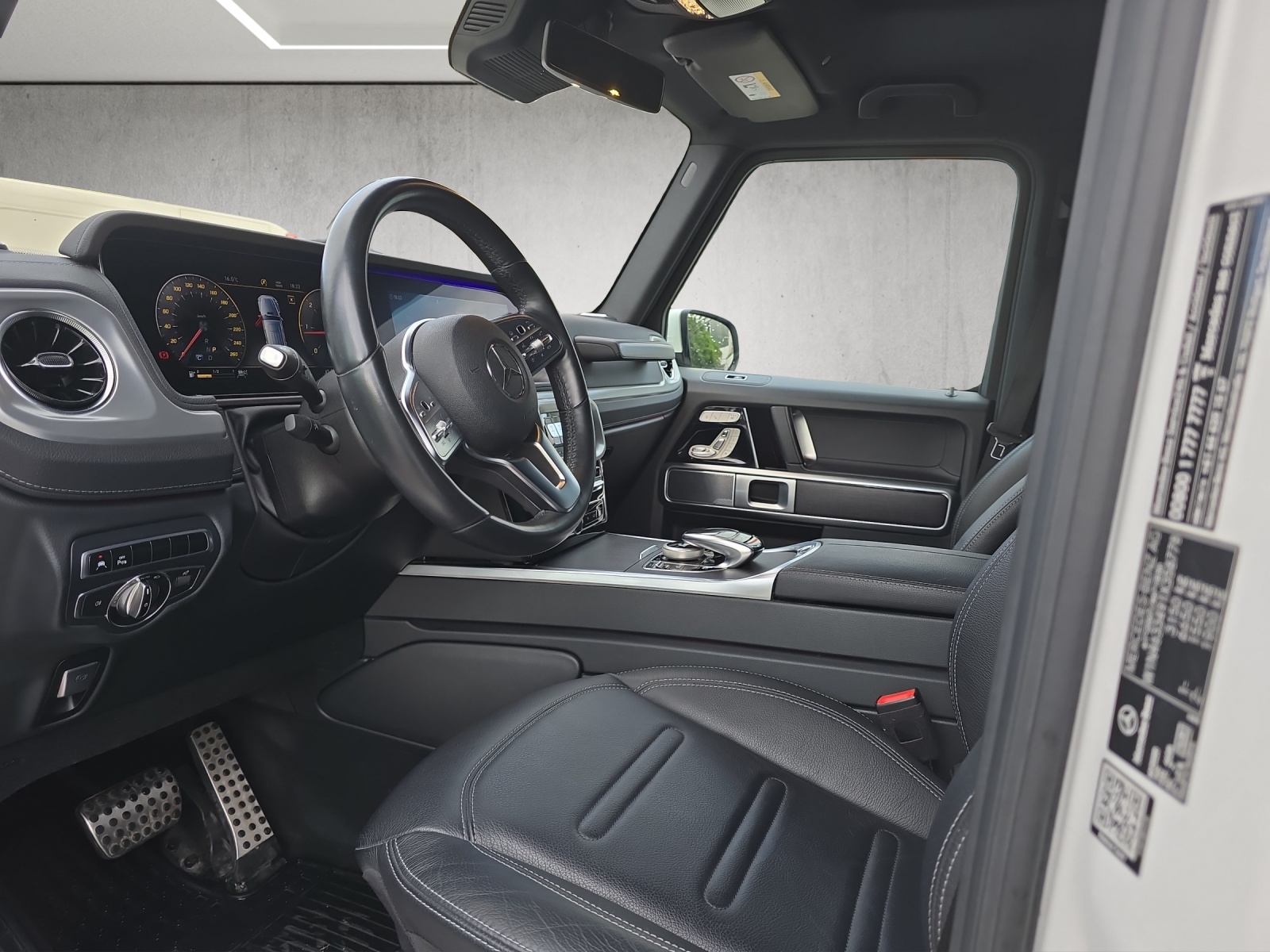 MERCEDES-BENZ G 350 d AMG Line 9G-Tronic-image-9