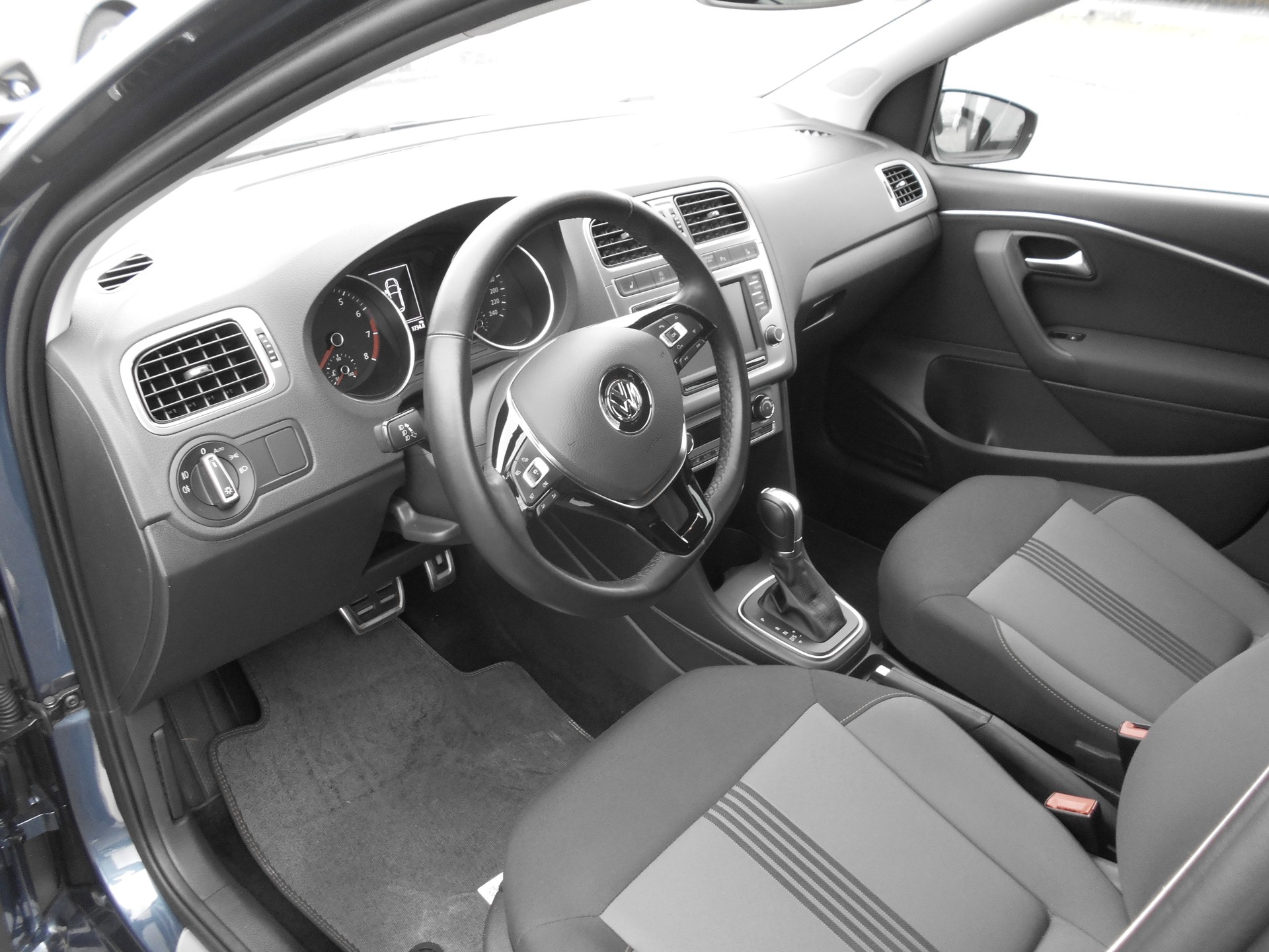 VW Polo 1.2 TSI BMT Comfortline DSG-image-4