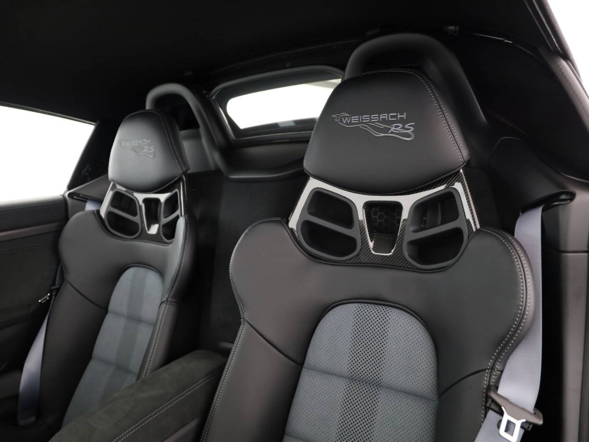 PORSCHE 718 Spyder RS-image-14