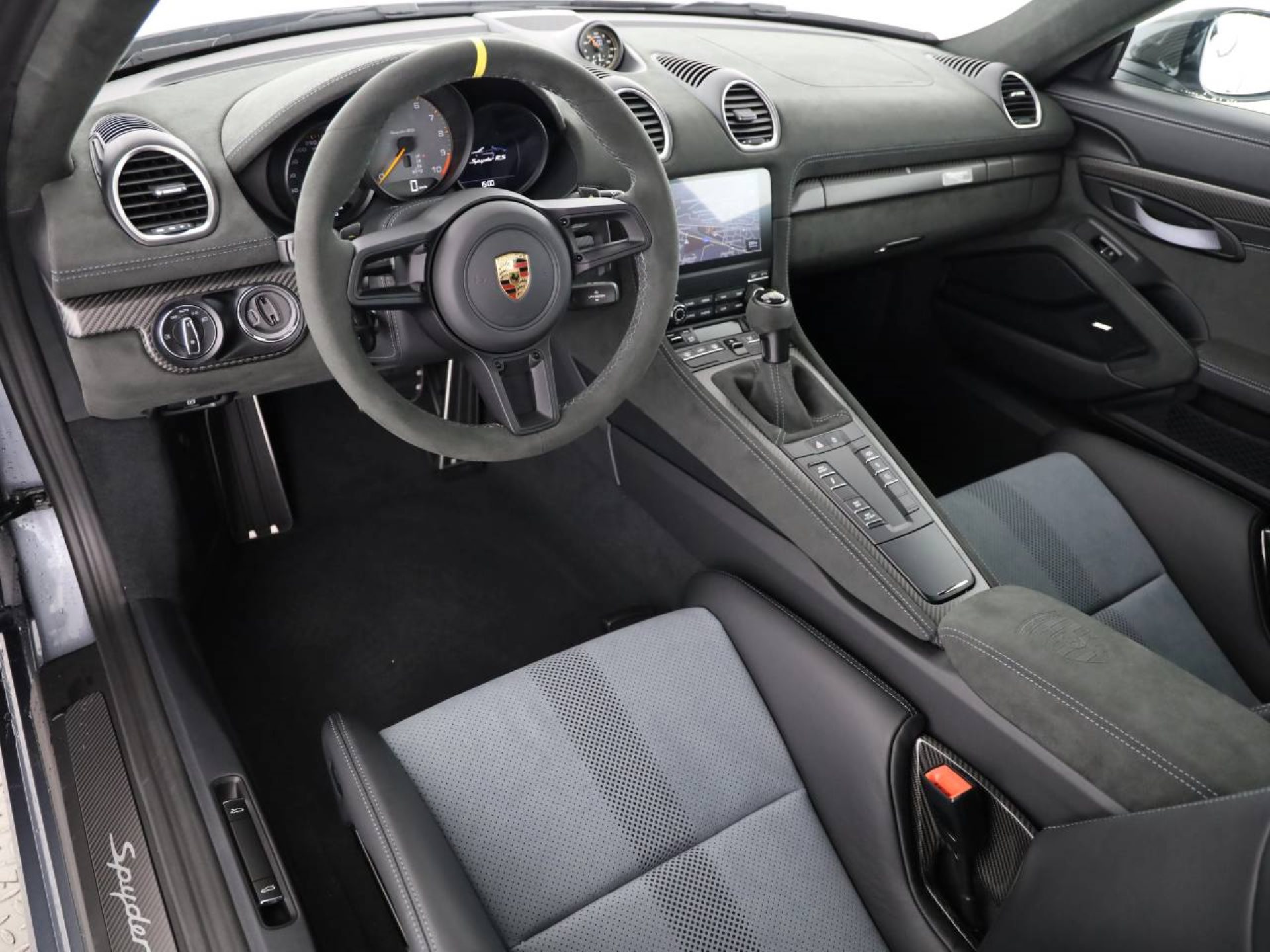 PORSCHE 718 Spyder RS-image-9
