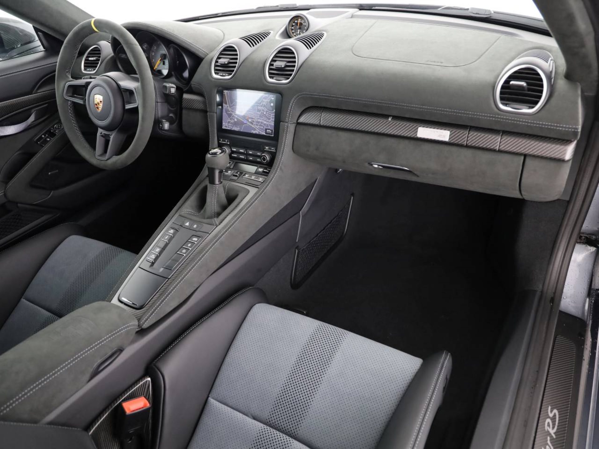 PORSCHE 718 Spyder RS-image-10