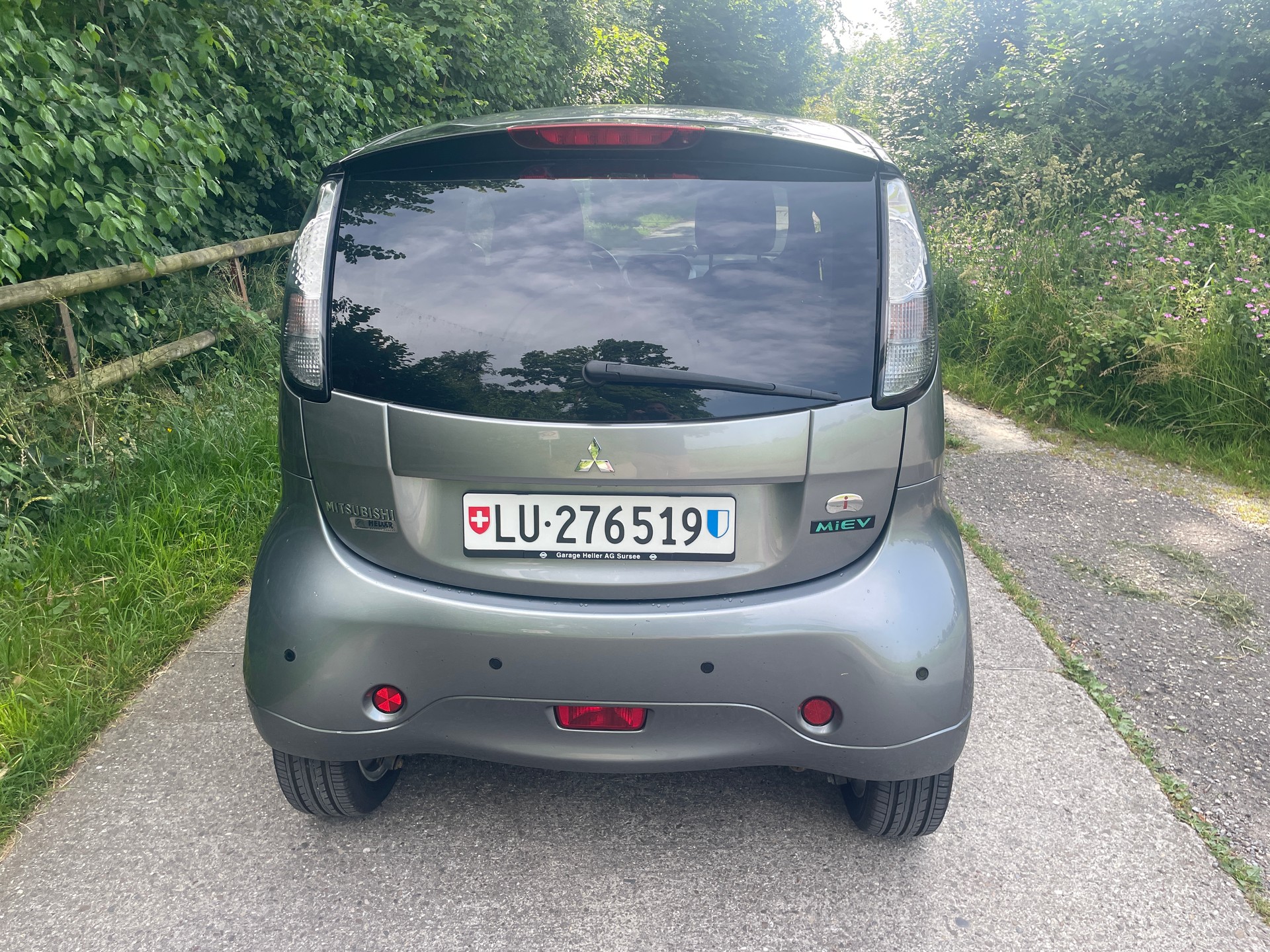 MITSUBISHI i MiEV-image-5